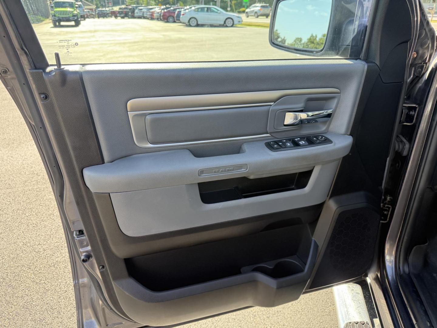 2016 Gray /Gray RAM 1500 Big Horn Crew Cab SWB 4WD (1C6RR7LT2GS) with an 5.7L V8 OHV 16V engine, 8-Speed Automatic transmission, located at 11115 Chardon Rd. , Chardon, OH, 44024, (440) 214-9705, 41.580246, -81.241943 - This One Owner 2016 Ram 1500 Big Horn Crew Cab 5.7 HEMI V8 combines powerful performance with advanced features, featuring an 8-speed automatic transmission, a formidable 8,010-pound towing capacity, and a 5.7-liter HEMI V8 engine. It offers modern technology including an 8.4-inch touchscreen infota - Photo#18