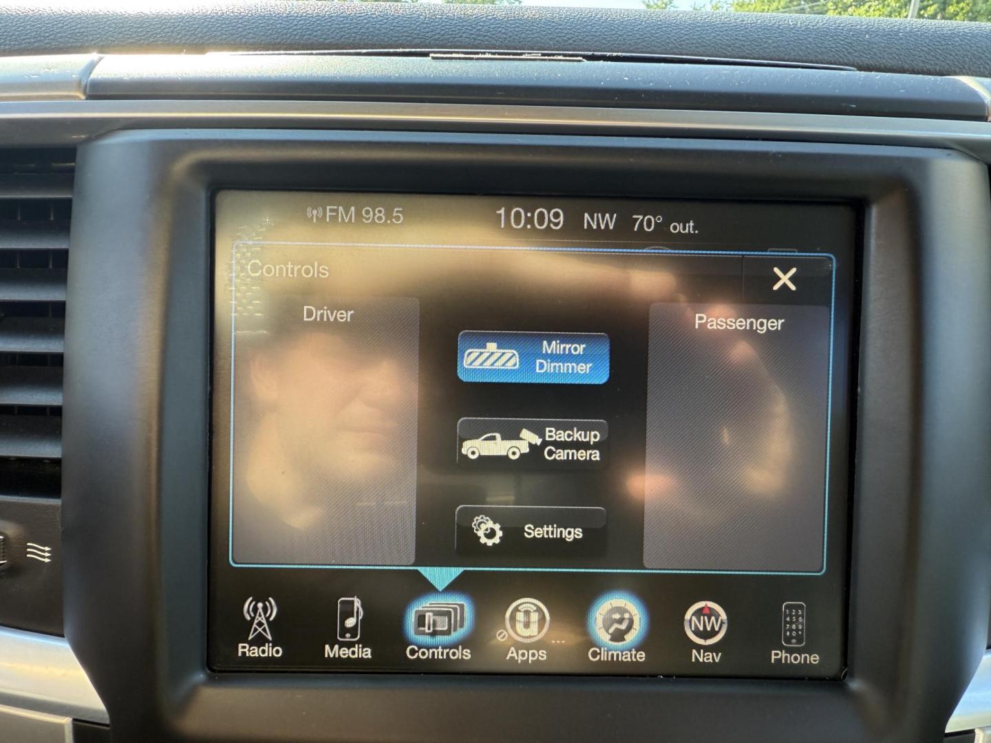 2016 Gray /Gray RAM 1500 Big Horn Crew Cab SWB 4WD (1C6RR7LT2GS) with an 5.7L V8 OHV 16V engine, 8-Speed Automatic transmission, located at 11115 Chardon Rd. , Chardon, OH, 44024, (440) 214-9705, 41.580246, -81.241943 - This One Owner 2016 Ram 1500 Big Horn Crew Cab 5.7 HEMI V8 combines powerful performance with advanced features, featuring an 8-speed automatic transmission, a formidable 8,010-pound towing capacity, and a 5.7-liter HEMI V8 engine. It offers modern technology including an 8.4-inch touchscreen infota - Photo#26