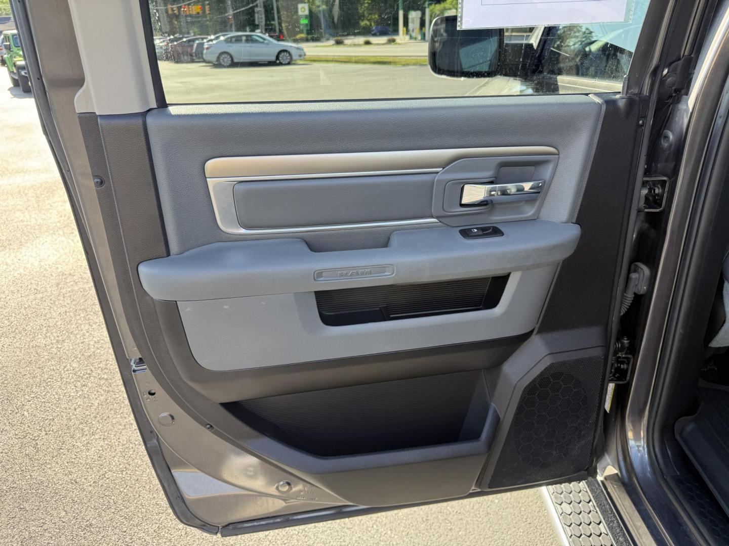 2016 Gray /Gray RAM 1500 Big Horn Crew Cab SWB 4WD (1C6RR7LT2GS) with an 5.7L V8 OHV 16V engine, 8-Speed Automatic transmission, located at 11115 Chardon Rd. , Chardon, OH, 44024, (440) 214-9705, 41.580246, -81.241943 - This One Owner 2016 Ram 1500 Big Horn Crew Cab 5.7 HEMI V8 combines powerful performance with advanced features, featuring an 8-speed automatic transmission, a formidable 8,010-pound towing capacity, and a 5.7-liter HEMI V8 engine. It offers modern technology including an 8.4-inch touchscreen infota - Photo#36