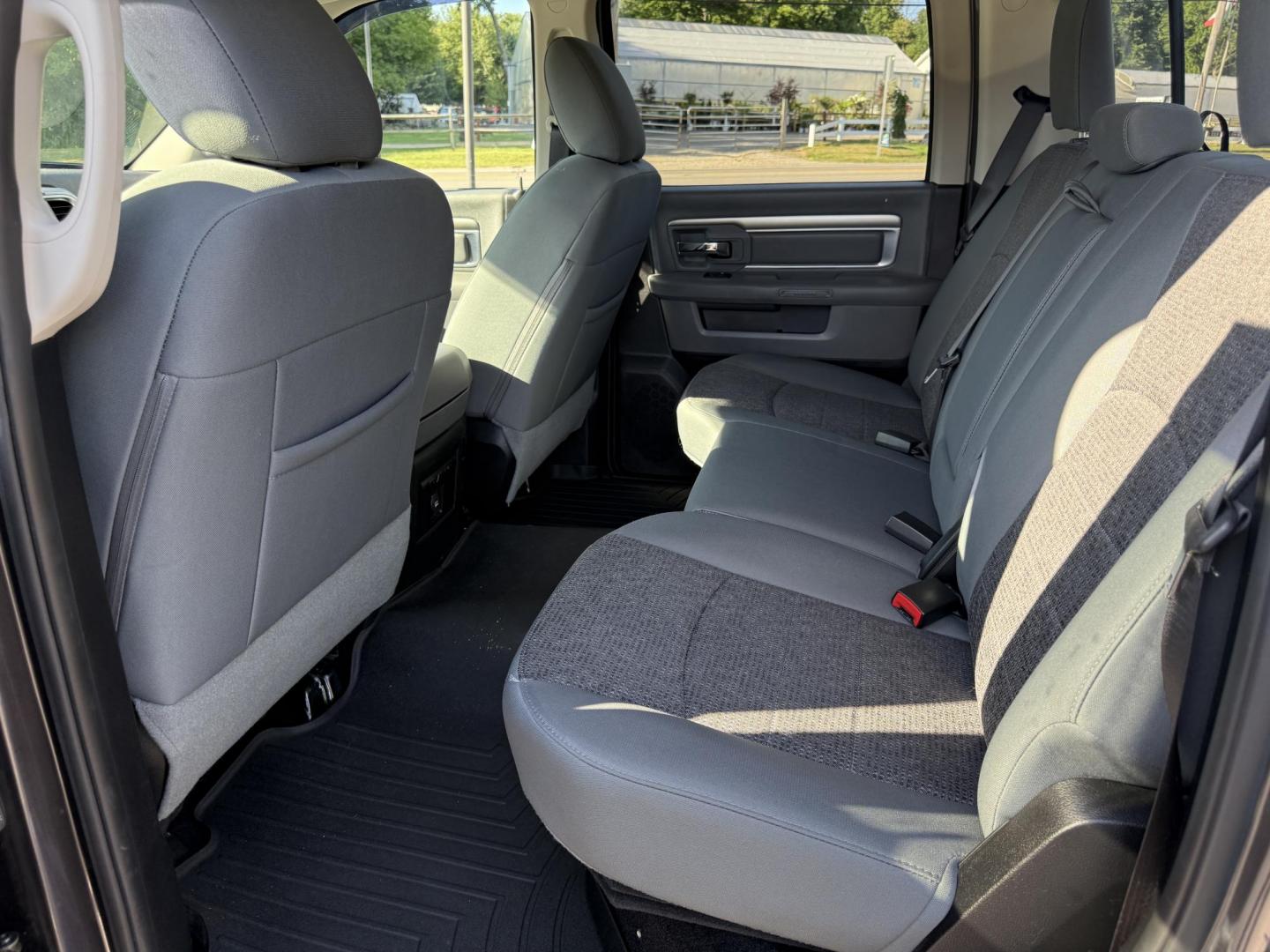 2016 Gray /Gray RAM 1500 Big Horn Crew Cab SWB 4WD (1C6RR7LT2GS) with an 5.7L V8 OHV 16V engine, 8-Speed Automatic transmission, located at 11115 Chardon Rd. , Chardon, OH, 44024, (440) 214-9705, 41.580246, -81.241943 - This One Owner 2016 Ram 1500 Big Horn Crew Cab 5.7 HEMI V8 combines powerful performance with advanced features, featuring an 8-speed automatic transmission, a formidable 8,010-pound towing capacity, and a 5.7-liter HEMI V8 engine. It offers modern technology including an 8.4-inch touchscreen infota - Photo#35