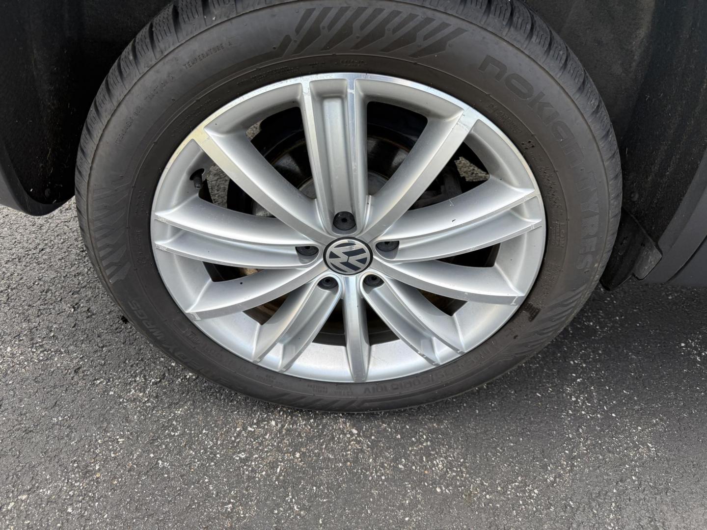 2016 Silver /Black Volkswagen Tiguan SE 4Motion (WVGBV7AX5GW) with an 2.0L I4 DOHC 16V TURBO engine, 6-Speed Automatic transmission, located at 11115 Chardon Rd. , Chardon, OH, 44024, (440) 214-9705, 41.580246, -81.241943 - This 2016 Volkswagen Tiguan SE 4Motion is a versatile compact SUV powered by a 2.0-liter turbocharged I4 engine paired with a 6-speed automatic transmission, offering confident all-wheel-drive capability with 4Motion. It features a refined leather interior, heated front seats, and power-adjustable f - Photo#6