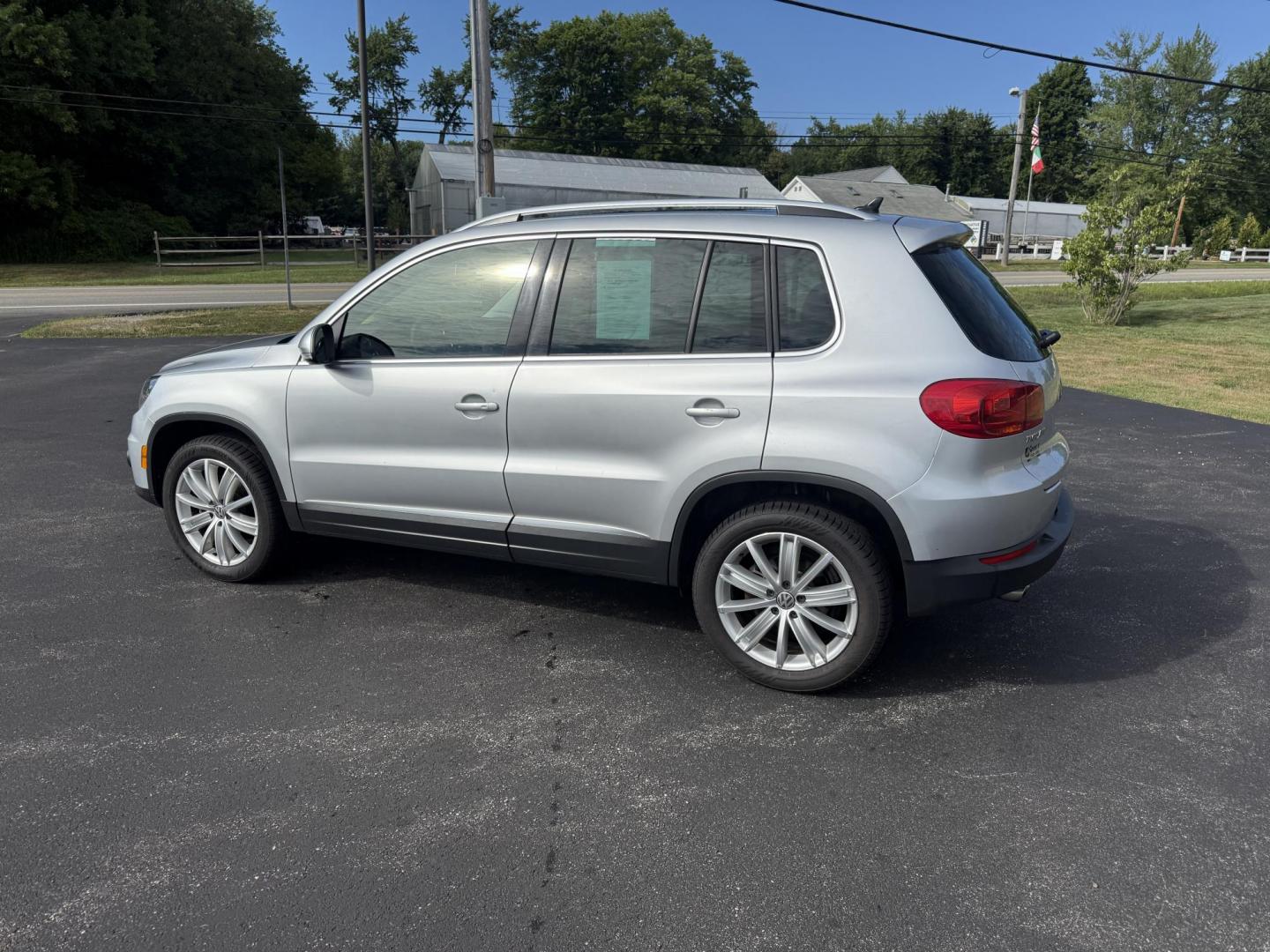 2016 Silver /Black Volkswagen Tiguan SE 4Motion (WVGBV7AX5GW) with an 2.0L I4 DOHC 16V TURBO engine, 6-Speed Automatic transmission, located at 11115 Chardon Rd. , Chardon, OH, 44024, (440) 214-9705, 41.580246, -81.241943 - This 2016 Volkswagen Tiguan SE 4Motion is a versatile compact SUV powered by a 2.0-liter turbocharged I4 engine paired with a 6-speed automatic transmission, offering confident all-wheel-drive capability with 4Motion. It features a refined leather interior, heated front seats, and power-adjustable f - Photo#10