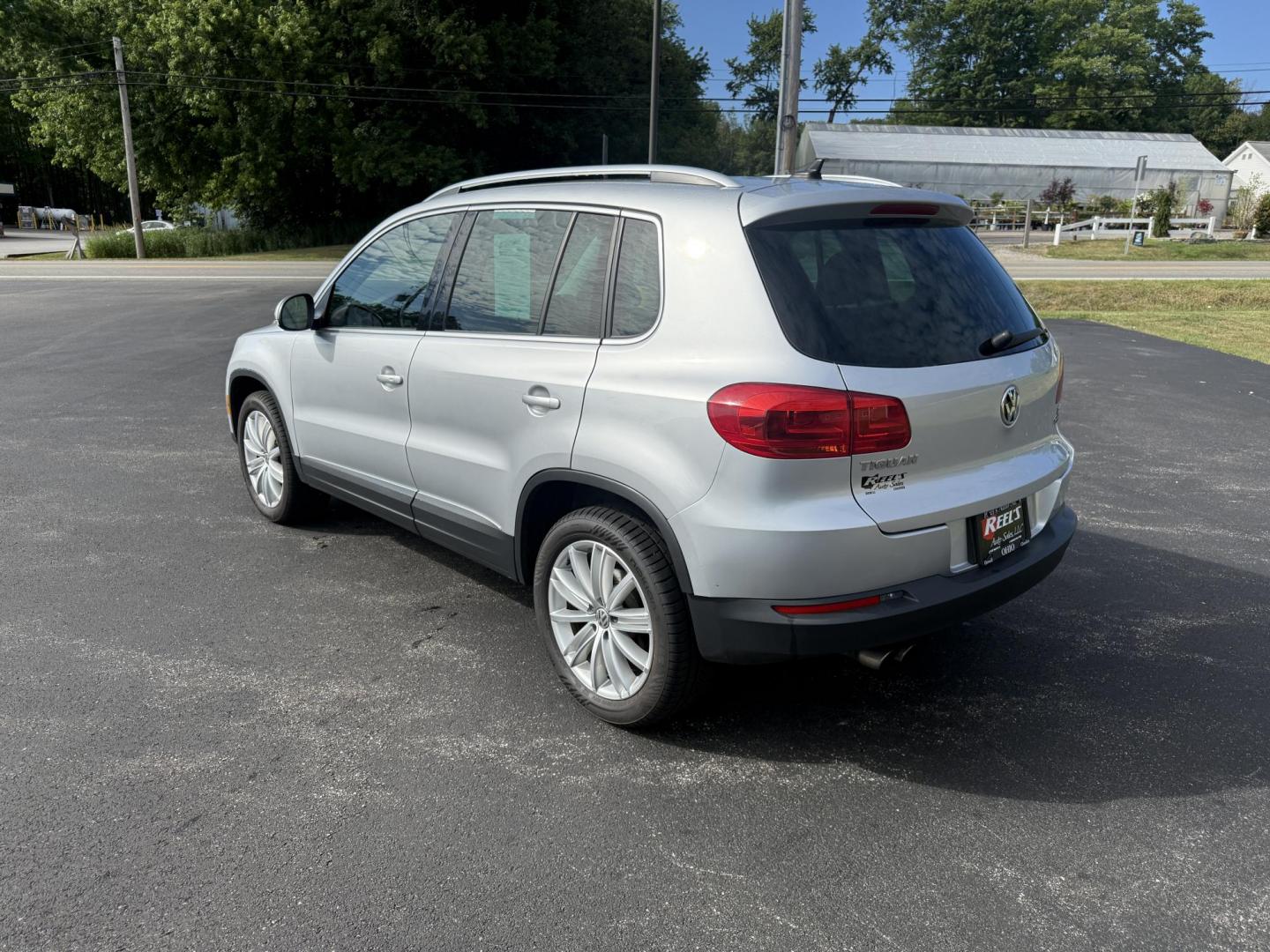 2016 Silver /Black Volkswagen Tiguan SE 4Motion (WVGBV7AX5GW) with an 2.0L I4 DOHC 16V TURBO engine, 6-Speed Automatic transmission, located at 11115 Chardon Rd. , Chardon, OH, 44024, (440) 214-9705, 41.580246, -81.241943 - This 2016 Volkswagen Tiguan SE 4Motion is a versatile compact SUV powered by a 2.0-liter turbocharged I4 engine paired with a 6-speed automatic transmission, offering confident all-wheel-drive capability with 4Motion. It features a refined leather interior, heated front seats, and power-adjustable f - Photo#9