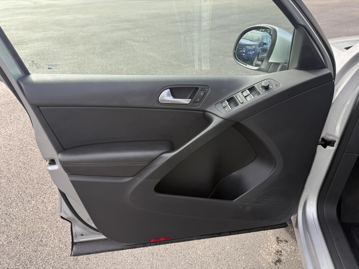 2016 Silver /Black Volkswagen Tiguan SE 4Motion (WVGBV7AX5GW) with an 2.0L I4 DOHC 16V TURBO engine, 6-Speed Automatic transmission, located at 11115 Chardon Rd. , Chardon, OH, 44024, (440) 214-9705, 41.580246, -81.241943 - This 2016 Volkswagen Tiguan SE 4Motion is a versatile compact SUV powered by a 2.0-liter turbocharged I4 engine paired with a 6-speed automatic transmission, offering confident all-wheel-drive capability with 4Motion. It features a refined leather interior, heated front seats, and power-adjustable f - Photo#16