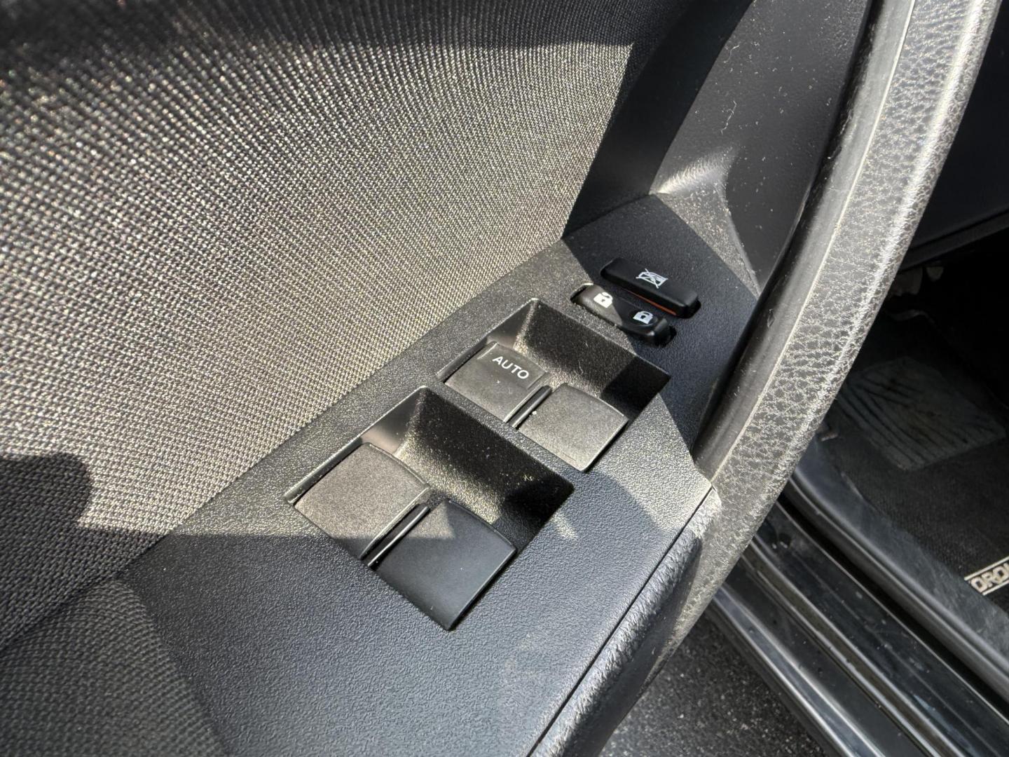 2017 Black /Gray Toyota Corolla LE CVT (2T1BURHE5HC) with an 1.8L I4 DOHC 16V engine, Automatic transmission, located at 11115 Chardon Rd. , Chardon, OH, 44024, (440) 214-9705, 41.580246, -81.241943 - This 2017 Toyota Corolla LE offers a reliable and efficient drive with its 1.8L I4 engine, achieving up to 36 MPG on the highway. Key features include advanced safety tech like lane departure warning, forward collision warning, and adaptive cruise control, as well as eight standard airbags and a bac - Photo#16