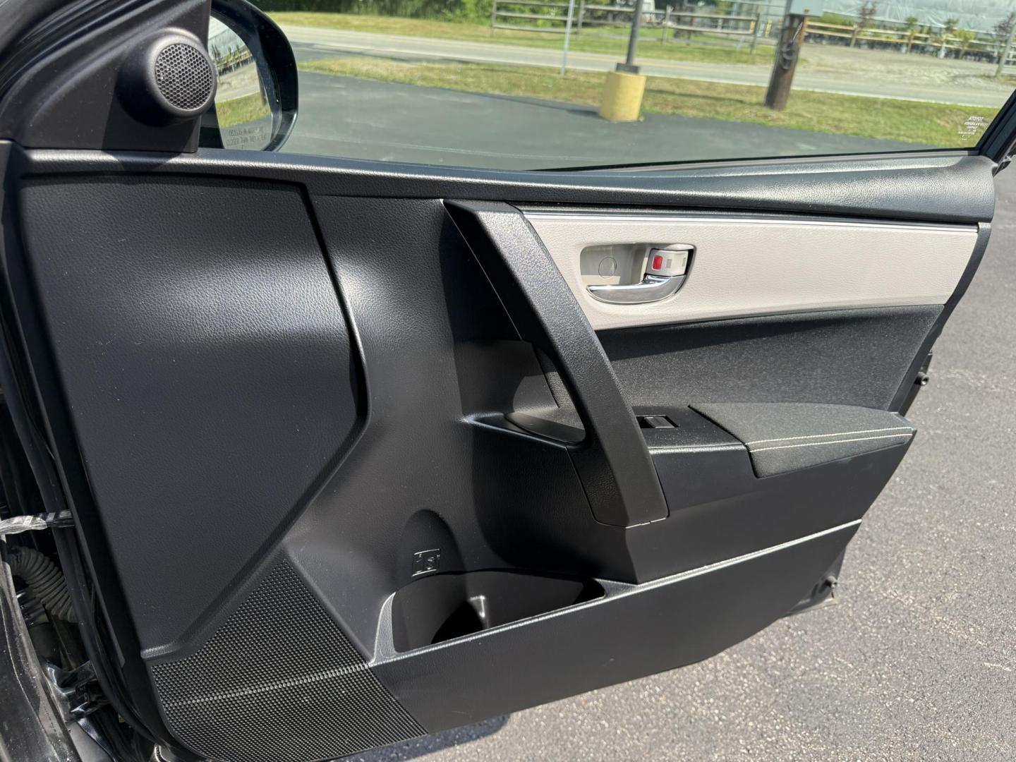 2017 Black /Gray Toyota Corolla LE CVT (2T1BURHE5HC) with an 1.8L I4 DOHC 16V engine, Automatic transmission, located at 11115 Chardon Rd. , Chardon, OH, 44024, (440) 214-9705, 41.580246, -81.241943 - This 2017 Toyota Corolla LE offers a reliable and efficient drive with its 1.8L I4 engine, achieving up to 36 MPG on the highway. Key features include advanced safety tech like lane departure warning, forward collision warning, and adaptive cruise control, as well as eight standard airbags and a bac - Photo#35