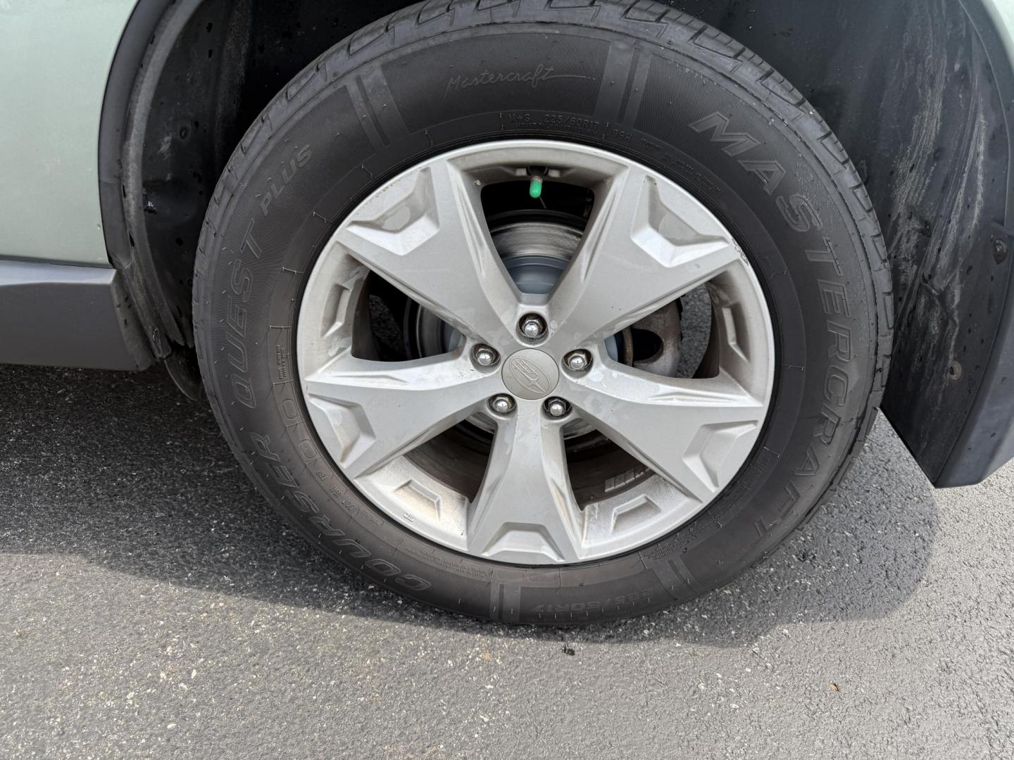 2016 Green /Gray Subaru Forester 2.5i Limited (JF2SJAHC9GH) with an 2.5L H4 DOHC 16V engine, Automatic transmission, located at 11115 Chardon Rd. , Chardon, OH, 44024, (440) 214-9705, 41.580246, -81.241943 - Photo#11