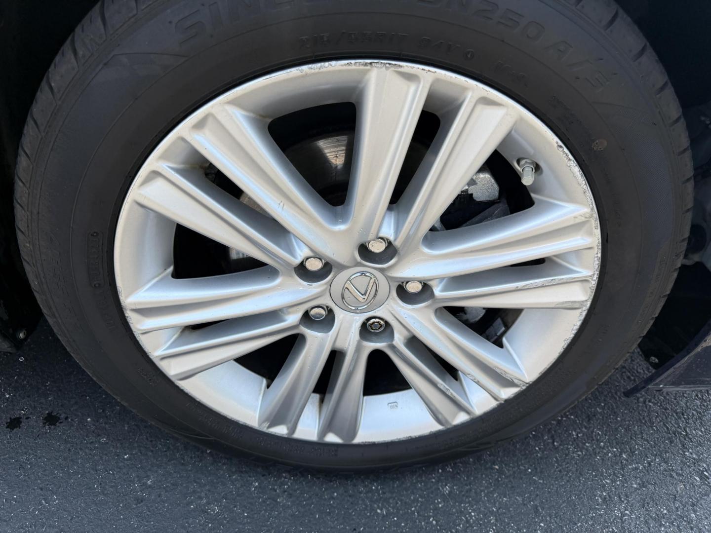 2015 Blue /Tan Lexus ES 350 Sedan (JTHBK1GG3F2) with an 3.5L V6 DOHC 24V engine, 6-Speed Automatic transmission, located at 11115 Chardon Rd. , Chardon, OH, 44024, (440) 214-9705, 41.580246, -81.241943 - This 2015 Lexus ES 350 is a luxurious midsize sedan powered by a smooth 3.5L V6 engine mated to a 6-speed automatic transmission, offering up to 31 MPG on the highway. Its upscale interior features leather upholstery, heated and cooled front seats, three driver memory settings, an 8.0" center screen - Photo#4
