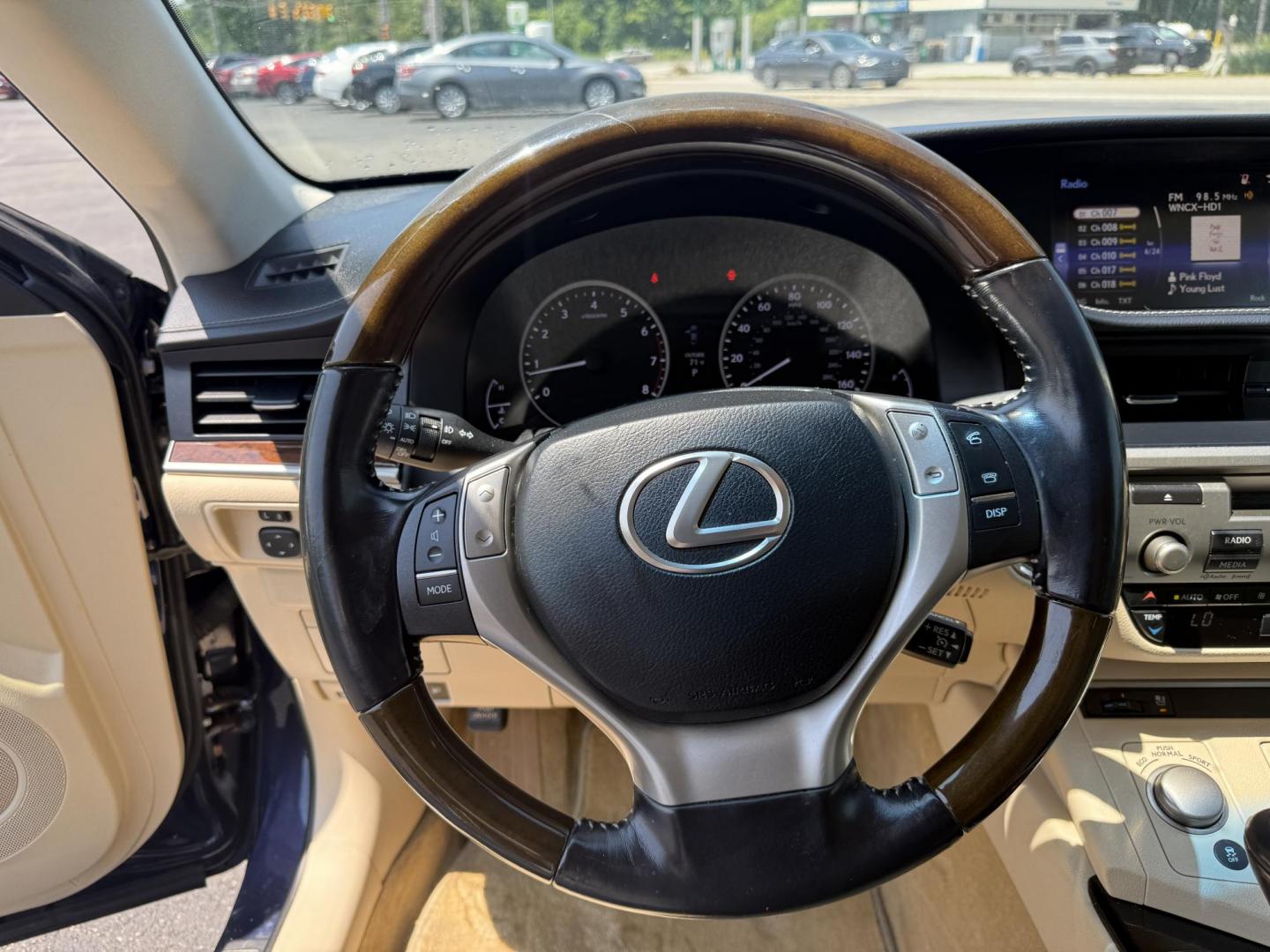 2015 Blue /Tan Lexus ES 350 Sedan (JTHBK1GG3F2) with an 3.5L V6 DOHC 24V engine, 6-Speed Automatic transmission, located at 11115 Chardon Rd. , Chardon, OH, 44024, (440) 214-9705, 41.580246, -81.241943 - This 2015 Lexus ES 350 is a luxurious midsize sedan powered by a smooth 3.5L V6 engine mated to a 6-speed automatic transmission, offering up to 31 MPG on the highway. Its upscale interior features leather upholstery, heated and cooled front seats, three driver memory settings, an 8.0" center screen - Photo#26