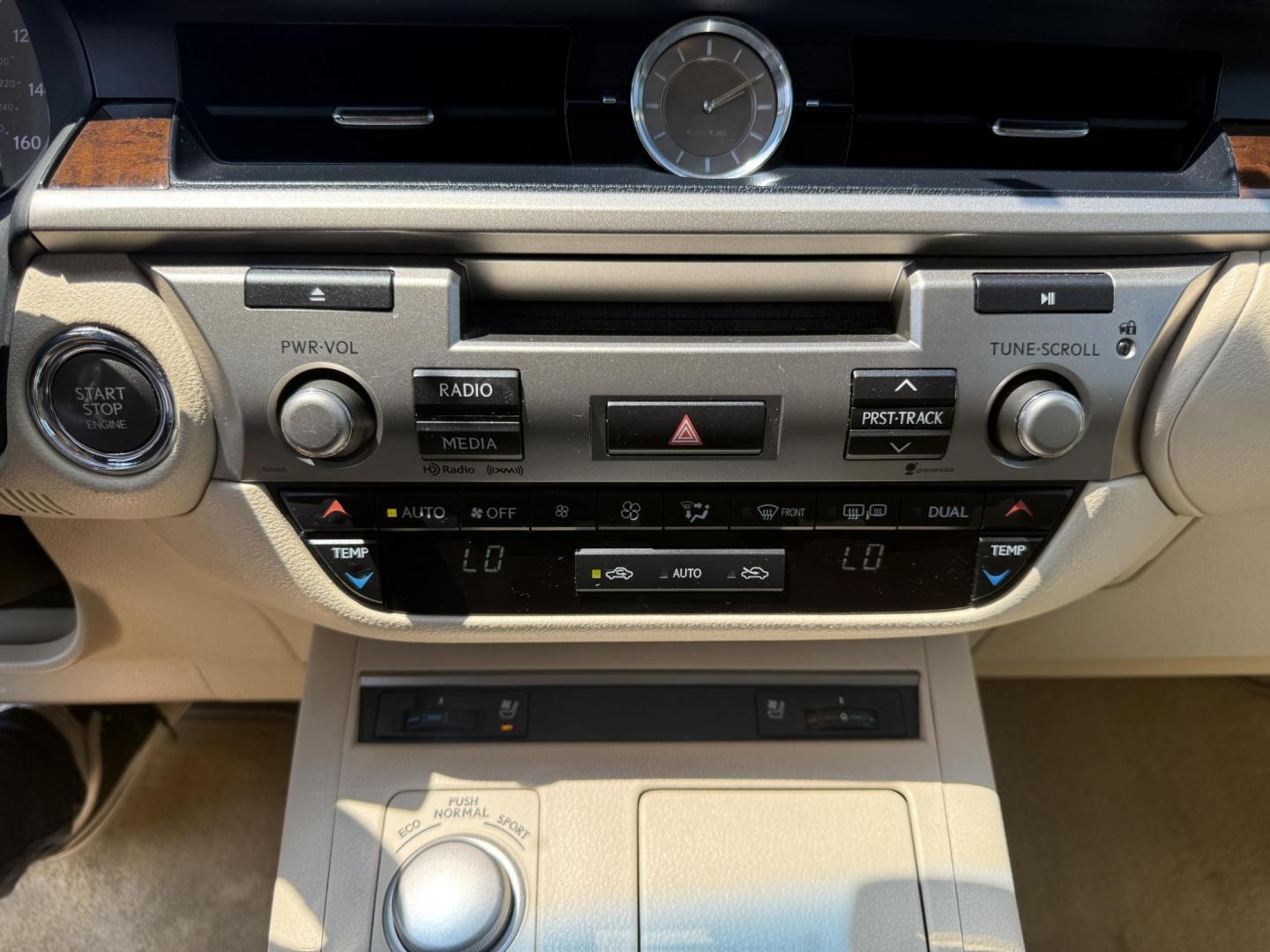 2015 Blue /Tan Lexus ES 350 Sedan (JTHBK1GG3F2) with an 3.5L V6 DOHC 24V engine, 6-Speed Automatic transmission, located at 11115 Chardon Rd. , Chardon, OH, 44024, (440) 214-9705, 41.580246, -81.241943 - This 2015 Lexus ES 350 is a luxurious midsize sedan powered by a smooth 3.5L V6 engine mated to a 6-speed automatic transmission, offering up to 31 MPG on the highway. Its upscale interior features leather upholstery, heated and cooled front seats, three driver memory settings, an 8.0" center screen - Photo#29
