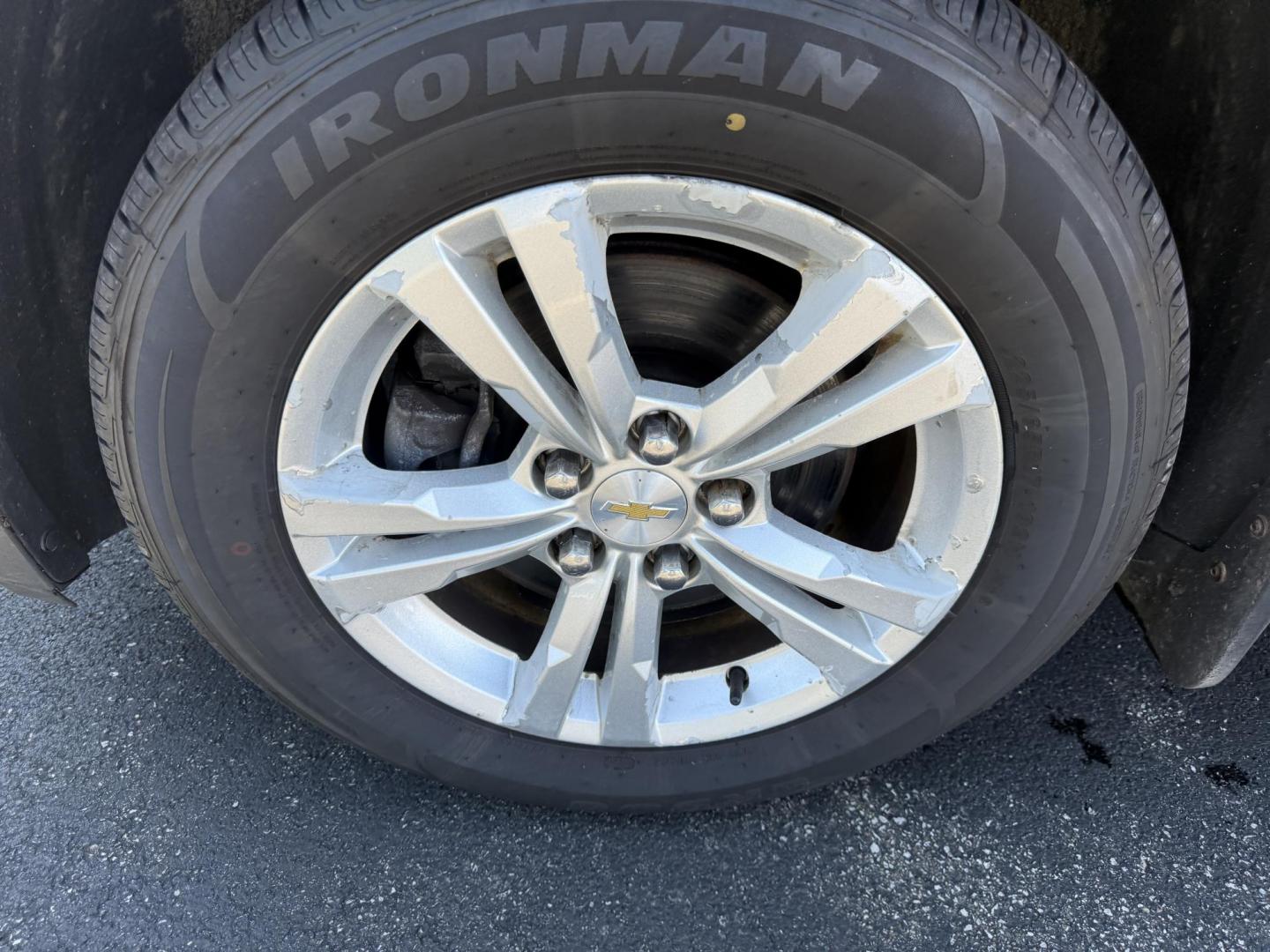 2015 Red /White Chevrolet Equinox 1LT 2WD (2GNALBEK0F6) with an 2.4L I4 DOHC 16V FFV engine, 6-Speed Automatic transmission, located at 11115 Chardon Rd. , Chardon, OH, 44024, (440) 214-9705, 41.580246, -81.241943 - FRESH TRADE ALERT ---- This 2015 Chevrolet Equinox LT 2WD with a 2.4L I4 EcoTec engine and 6-speed automatic transmission offers a solid blend of practicality and comfort, featuring a power driver's seat, daytime running lights, dusk-sensing headlights, remote start, a 7.0-inch touchscreen, and a ba - Photo#13