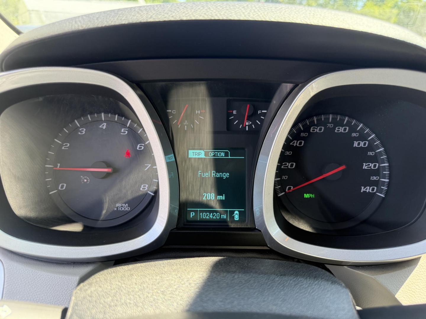 2015 Red /White Chevrolet Equinox 1LT 2WD (2GNALBEK0F6) with an 2.4L I4 DOHC 16V FFV engine, 6-Speed Automatic transmission, located at 11115 Chardon Rd. , Chardon, OH, 44024, (440) 214-9705, 41.580246, -81.241943 - FRESH TRADE ALERT ---- This 2015 Chevrolet Equinox LT 2WD with a 2.4L I4 EcoTec engine and 6-speed automatic transmission offers a solid blend of practicality and comfort, featuring a power driver's seat, daytime running lights, dusk-sensing headlights, remote start, a 7.0-inch touchscreen, and a ba - Photo#20