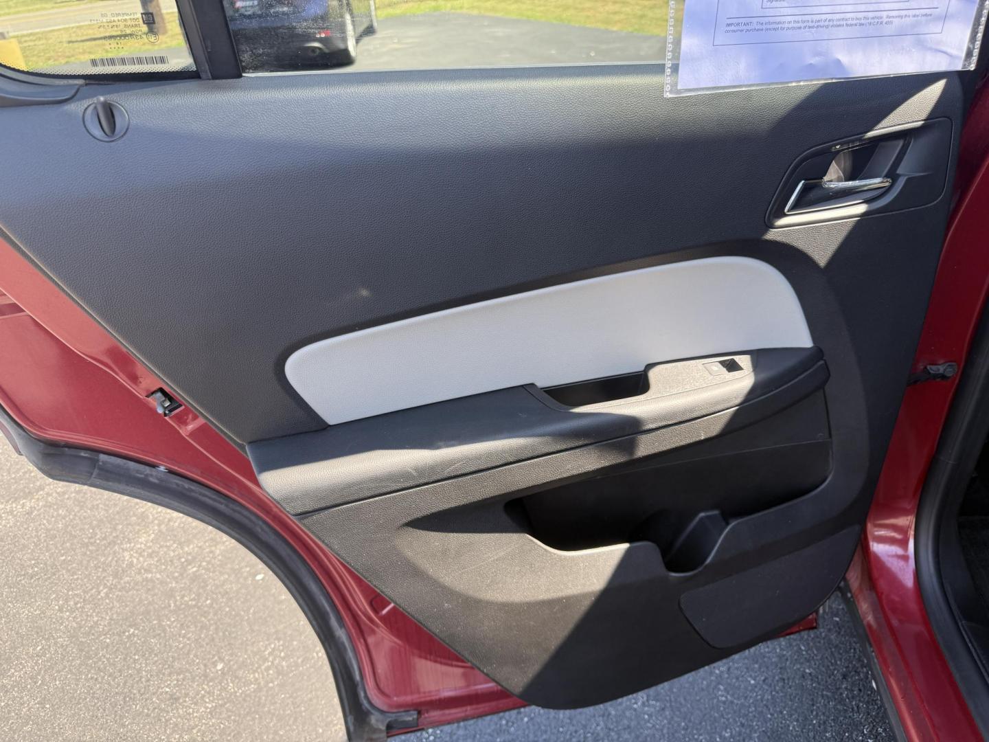 2015 Red /White Chevrolet Equinox 1LT 2WD (2GNALBEK0F6) with an 2.4L I4 DOHC 16V FFV engine, 6-Speed Automatic transmission, located at 11115 Chardon Rd. , Chardon, OH, 44024, (440) 214-9705, 41.580246, -81.241943 - FRESH TRADE ALERT ---- This 2015 Chevrolet Equinox LT 2WD with a 2.4L I4 EcoTec engine and 6-speed automatic transmission offers a solid blend of practicality and comfort, featuring a power driver's seat, daytime running lights, dusk-sensing headlights, remote start, a 7.0-inch touchscreen, and a ba - Photo#28