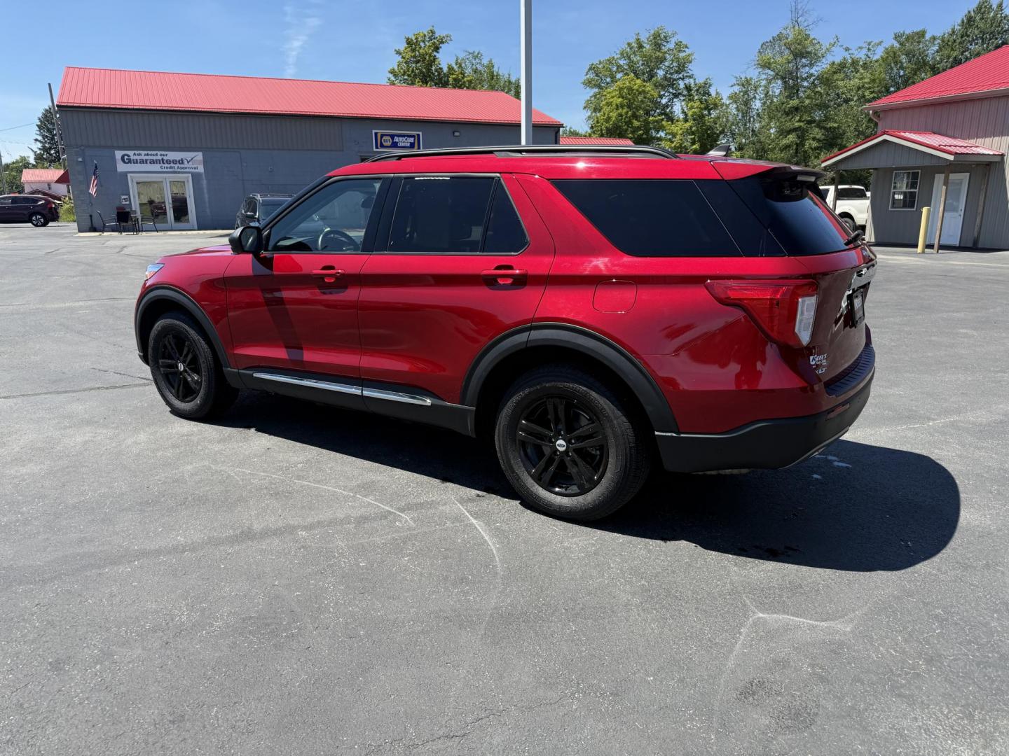 2022 Red /Black Ford Explorer XLT AWD (1FMSK8DHXNG) with an 2.3L I4 DOHC 16V engine, 10A transmission, located at 547 E. Main St., Orwell, OH, 44076, (440) 437-5893, 41.535435, -80.847855 - Photo#10