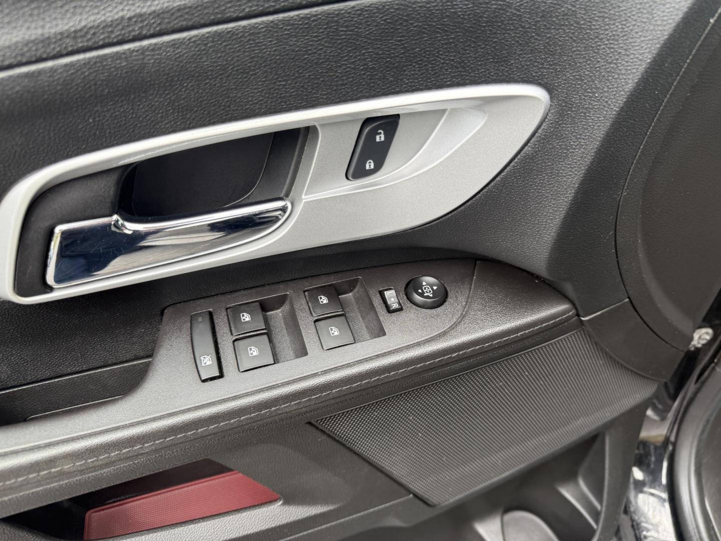 2017 Black /Black Chevrolet Equinox LT AWD (2GNFLFEK8H6) with an 2.4L L4 DOHC 16V FFV engine, 6A transmission, located at 11115 Chardon Rd. , Chardon, OH, 44024, (440) 214-9705, 41.580246, -81.241943 - This 2017 Chevrolet Equinox LT AWD with the 2.4L I4 EcoTec engine offers a reliable and fuel-efficient crossover suited for daily commuting and family use, delivering up to 28 MPG highway. It features a 6-speed automatic transmission, flex-fuel capability, and practical amenities like daytime runnin - Photo#17