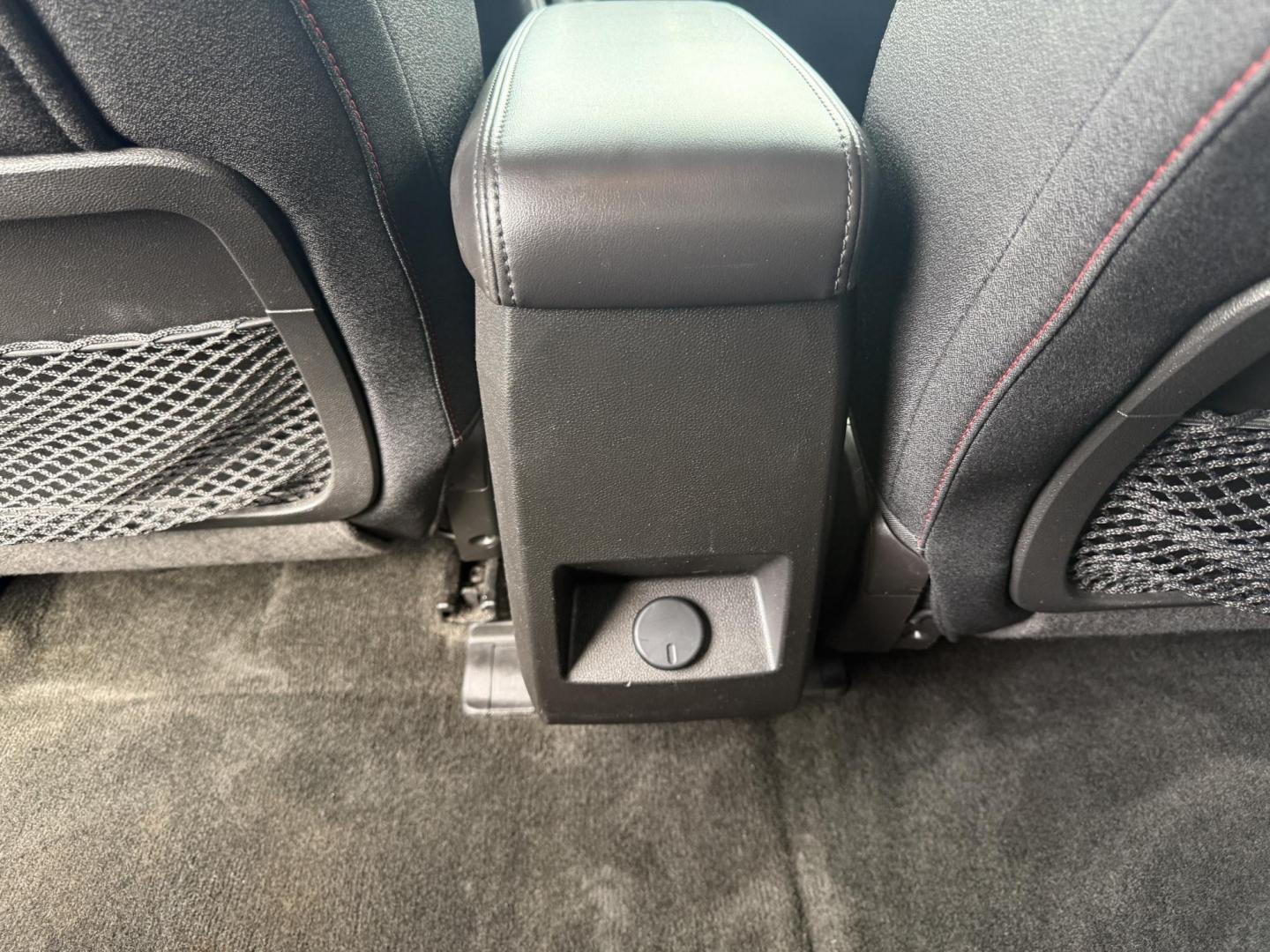 2017 Black /Black Chevrolet Equinox LT AWD (2GNFLFEK8H6) with an 2.4L L4 DOHC 16V FFV engine, 6A transmission, located at 11115 Chardon Rd. , Chardon, OH, 44024, (440) 214-9705, 41.580246, -81.241943 - This 2017 Chevrolet Equinox LT AWD with the 2.4L I4 EcoTec engine offers a reliable and fuel-efficient crossover suited for daily commuting and family use, delivering up to 28 MPG highway. It features a 6-speed automatic transmission, flex-fuel capability, and practical amenities like daytime runnin - Photo#28