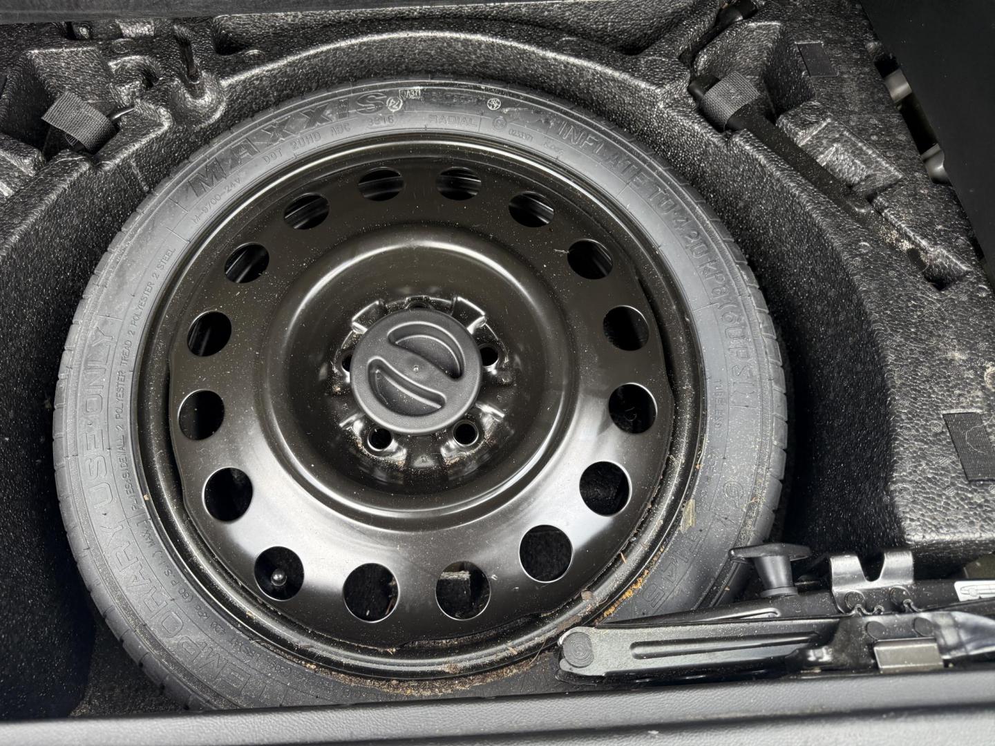 2017 Black /Black Chevrolet Equinox LT AWD (2GNFLFEK8H6) with an 2.4L L4 DOHC 16V FFV engine, 6A transmission, located at 11115 Chardon Rd. , Chardon, OH, 44024, (440) 214-9705, 41.580246, -81.241943 - This 2017 Chevrolet Equinox LT AWD with the 2.4L I4 EcoTec engine offers a reliable and fuel-efficient crossover suited for daily commuting and family use, delivering up to 28 MPG highway. It features a 6-speed automatic transmission, flex-fuel capability, and practical amenities like daytime runnin - Photo#31