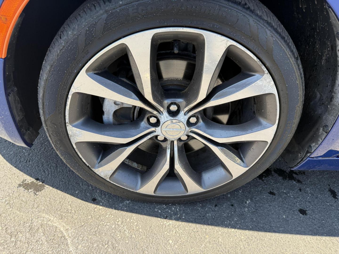 2015 Blue /White Chrysler 200 C (1C3CCCCG2FN) with an 3.6L V6 DOHC 24V engine, 9-Speed Automatic transmission, located at 547 E. Main St., Orwell, OH, 44076, (440) 437-5893, 41.535435, -80.847855 - This 2015 Chrysler 200 C with the 3.6 Pentastar V6 engine offers a compelling blend of performance, comfort, and advanced features, including a 9-speed automatic transmission, leather interior, power front seats, and an 8.4" touchscreen with navigation. It boasts impressive safety and convenience te - Photo#13