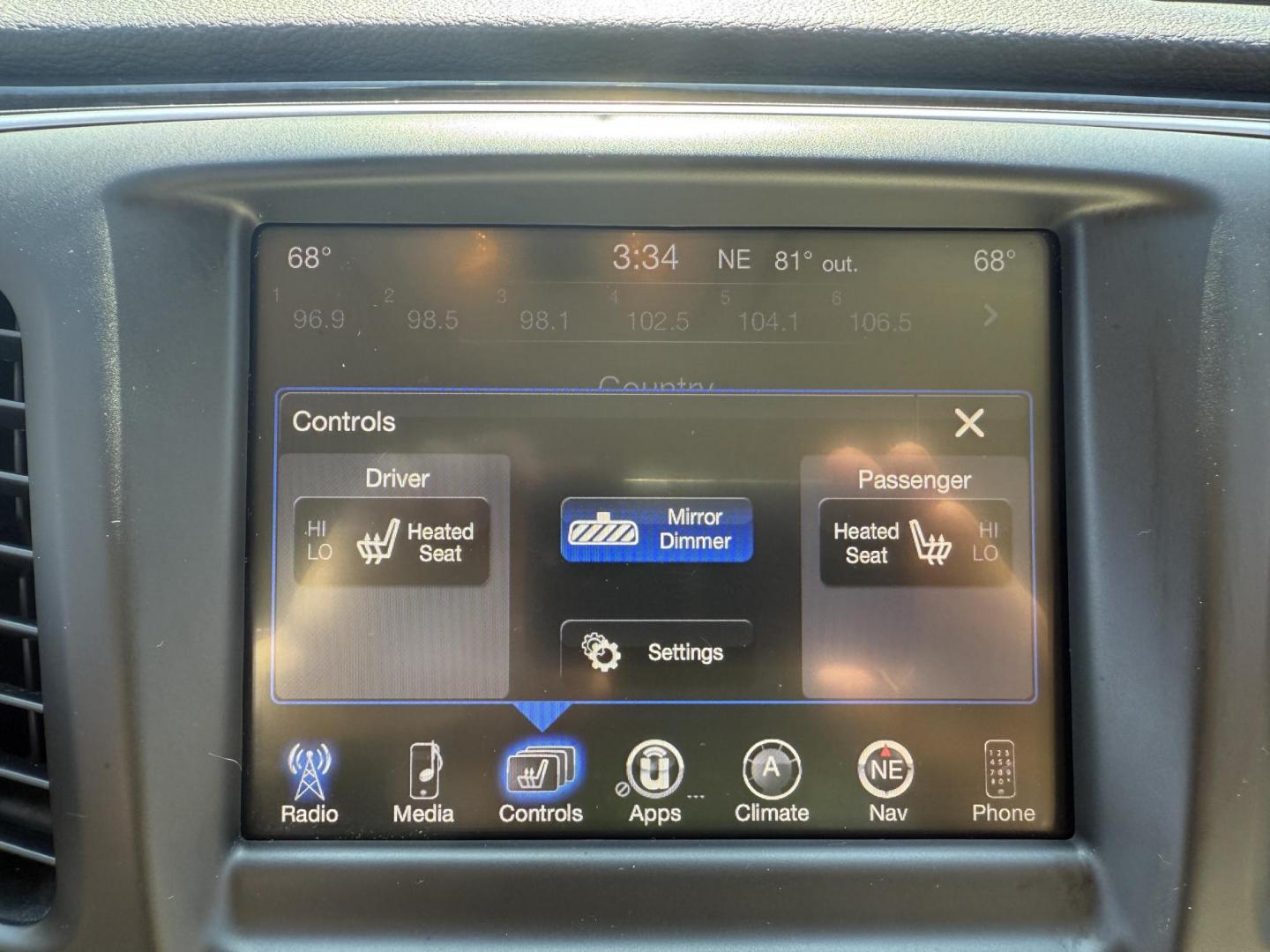 2015 Blue /White Chrysler 200 C (1C3CCCCG2FN) with an 3.6L V6 DOHC 24V engine, 9-Speed Automatic transmission, located at 547 E. Main St., Orwell, OH, 44076, (440) 437-5893, 41.535435, -80.847855 - This 2015 Chrysler 200 C with the 3.6 Pentastar V6 engine offers a compelling blend of performance, comfort, and advanced features, including a 9-speed automatic transmission, leather interior, power front seats, and an 8.4" touchscreen with navigation. It boasts impressive safety and convenience te - Photo#25