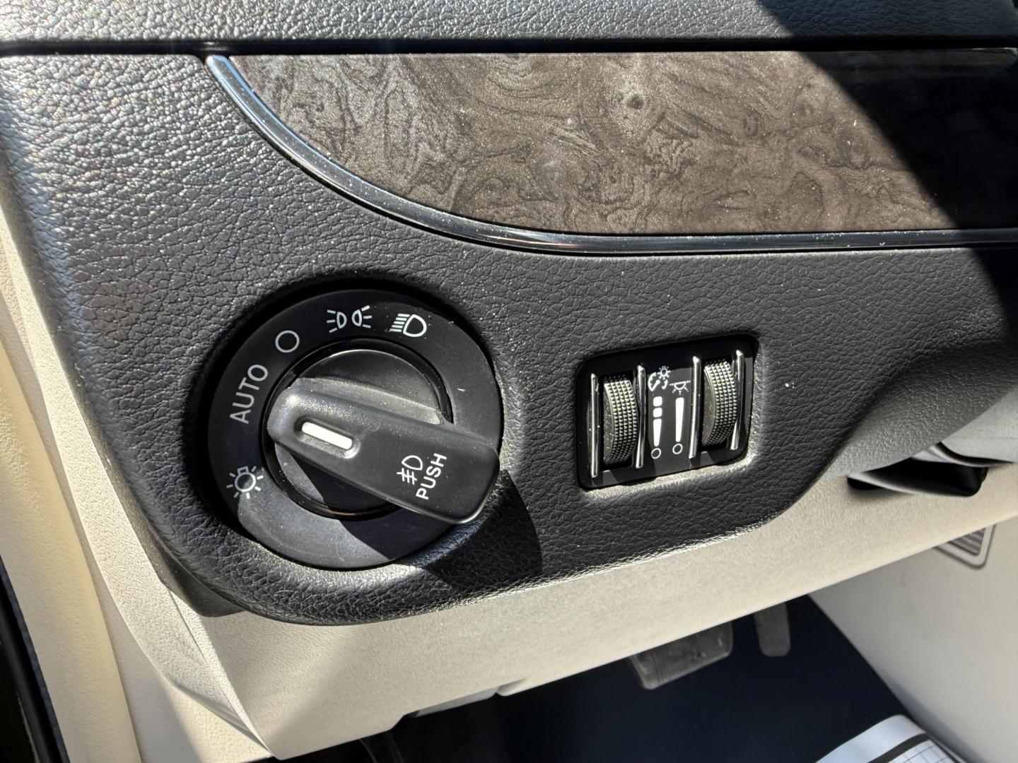 2014 Black /Black Chrysler Town & Country Touring-L (2C4RC1CG9ER) with an 3.6L V6 DOHC 24V FFV engine, 6-Speed Automatic transmission, located at 547 E. Main St., Orwell, OH, 44076, (440) 437-5893, 41.535435, -80.847855 - Photo#20