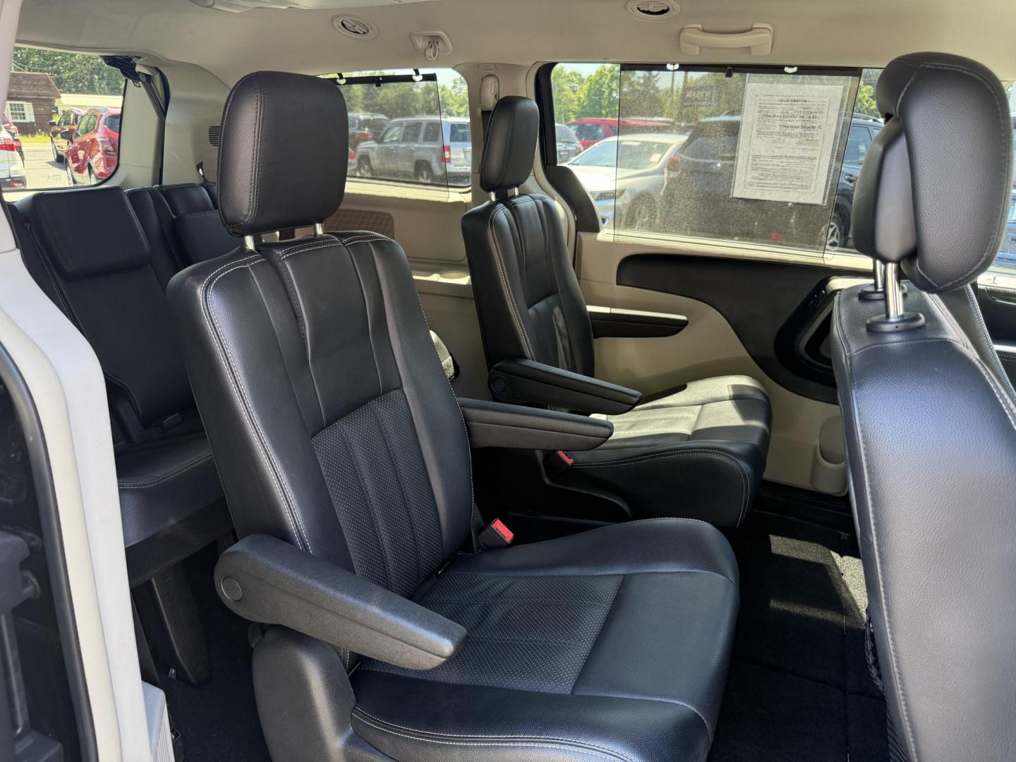2014 Black /Black Chrysler Town & Country Touring-L (2C4RC1CG9ER) with an 3.6L V6 DOHC 24V FFV engine, 6-Speed Automatic transmission, located at 547 E. Main St., Orwell, OH, 44076, (440) 437-5893, 41.535435, -80.847855 - Photo#38