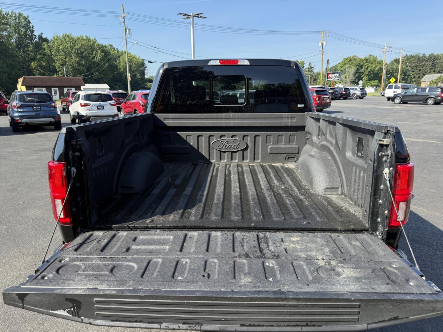 2018 Black /Black Ford F-150 Lariat SuperCrew 5.5-ft. 4WD (1FTEW1E54JF) with an 5.0L V8 OHV 32V FFV engine, 10 Speed Auto transmission, located at 11115 Chardon Rd. , Chardon, OH, 44024, (440) 214-9705, 41.580246, -81.241943 - This 2018 Ford F-150 Lariat Crew Cab 4WD, equipped with the 5.0L Coyote V8 and 10-speed automatic transmission, blends strong performance (395 hp, 400 lb-ft) with luxury features like leather, heated/cooled power seats, dual-zone climate, and advanced tech (Apple CarPlay, Android Auto, navigation). - Photo#10