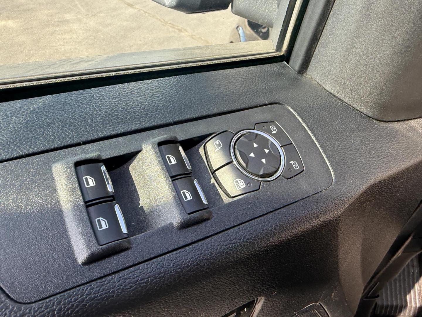 2018 Black /Black Ford F-150 Lariat SuperCrew 5.5-ft. 4WD (1FTEW1E54JF) with an 5.0L V8 OHV 32V FFV engine, 10 Speed Auto transmission, located at 11115 Chardon Rd. , Chardon, OH, 44024, (440) 214-9705, 41.580246, -81.241943 - This 2018 Ford F-150 Lariat Crew Cab 4WD, equipped with the 5.0L Coyote V8 and 10-speed automatic transmission, blends strong performance (395 hp, 400 lb-ft) with luxury features like leather, heated/cooled power seats, dual-zone climate, and advanced tech (Apple CarPlay, Android Auto, navigation). - Photo#19