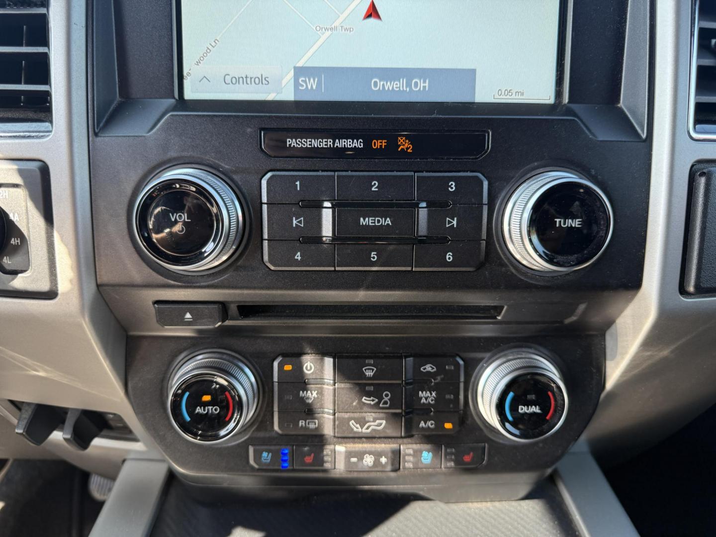 2018 Black /Black Ford F-150 Lariat SuperCrew 5.5-ft. 4WD (1FTEW1E54JF) with an 5.0L V8 OHV 32V FFV engine, 10 Speed Auto transmission, located at 11115 Chardon Rd. , Chardon, OH, 44024, (440) 214-9705, 41.580246, -81.241943 - This 2018 Ford F-150 Lariat Crew Cab 4WD, equipped with the 5.0L Coyote V8 and 10-speed automatic transmission, blends strong performance (395 hp, 400 lb-ft) with luxury features like leather, heated/cooled power seats, dual-zone climate, and advanced tech (Apple CarPlay, Android Auto, navigation). - Photo#34