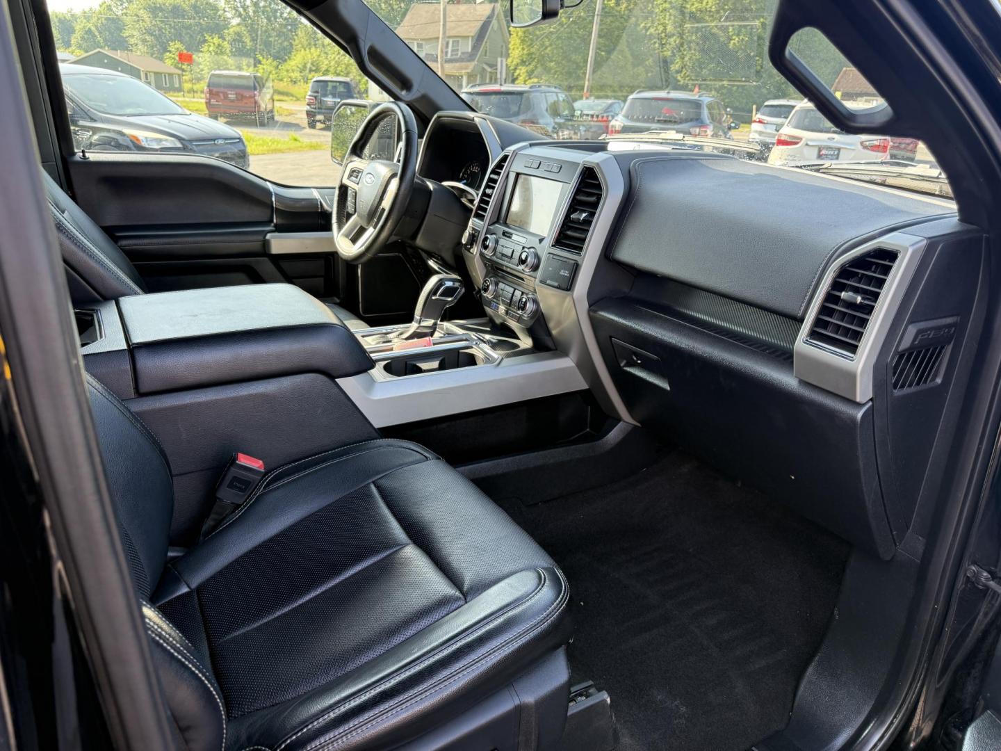 2018 Black /Black Ford F-150 Lariat SuperCrew 5.5-ft. 4WD (1FTEW1E54JF) with an 5.0L V8 OHV 32V FFV engine, 10 Speed Auto transmission, located at 11115 Chardon Rd. , Chardon, OH, 44024, (440) 214-9705, 41.580246, -81.241943 - This 2018 Ford F-150 Lariat Crew Cab 4WD, equipped with the 5.0L Coyote V8 and 10-speed automatic transmission, blends strong performance (395 hp, 400 lb-ft) with luxury features like leather, heated/cooled power seats, dual-zone climate, and advanced tech (Apple CarPlay, Android Auto, navigation). - Photo#44
