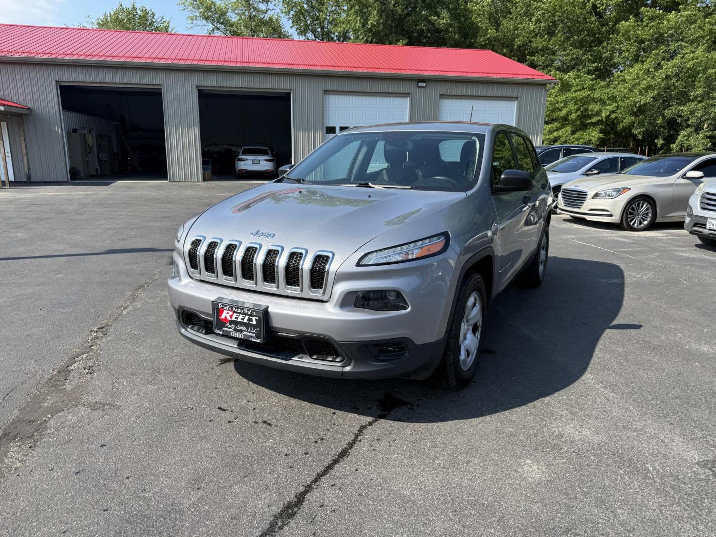 2016 Silver /Black Jeep Cherokee Sport 4WD (1C4PJMAS5GW) with an 3.2L V6 DOHC 24V engine, 9A transmission, located at 547 E. Main St., Orwell, OH, 44076, (440) 437-5893, 41.535435, -80.847855 - Photo#0