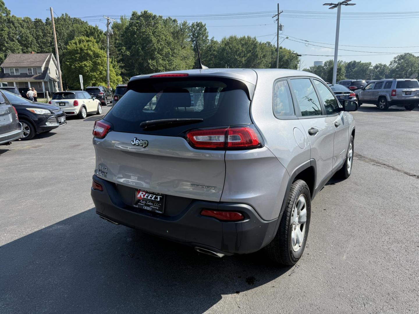 2016 Silver /Black Jeep Cherokee Sport 4WD (1C4PJMAS5GW) with an 3.2L V6 DOHC 24V engine, 9A transmission, located at 547 E. Main St., Orwell, OH, 44076, (440) 437-5893, 41.535435, -80.847855 - Photo#7