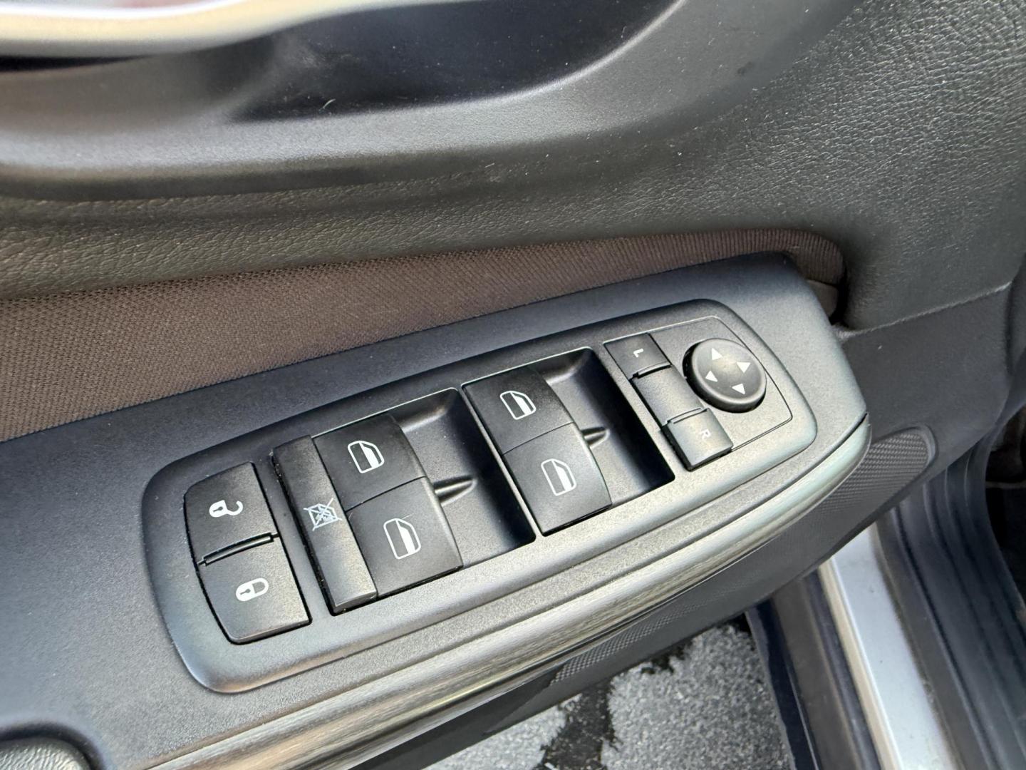 2016 Silver /Black Jeep Cherokee Sport 4WD (1C4PJMAS5GW) with an 3.2L V6 DOHC 24V engine, 9A transmission, located at 547 E. Main St., Orwell, OH, 44076, (440) 437-5893, 41.535435, -80.847855 - Photo#16