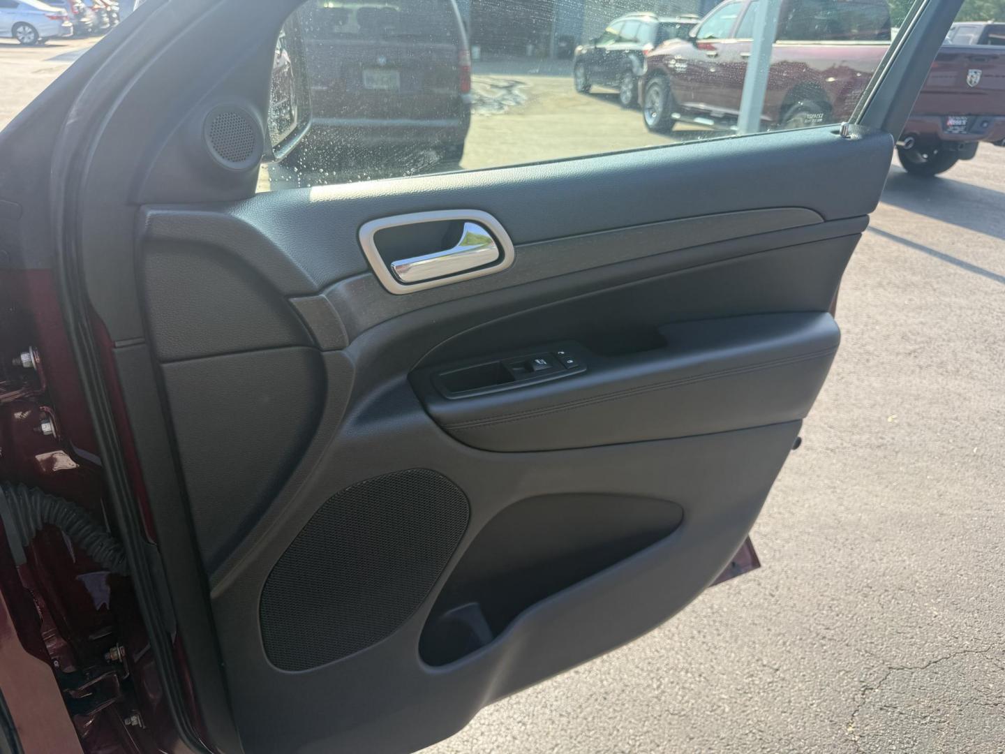 2016 Red /Black Jeep Grand Cherokee Laredo E 4WD (1C4RJFAG4GC) with an 3.6L V6 DOHC 24V engine, 8A transmission, located at 547 E. Main St., Orwell, OH, 44076, (440) 437-5893, 41.535435, -80.847855 - This One Owner 2016 Jeep Grand Cherokee Laredo E 4WD comes equipped with a 3.6L Pentastar V6 engine and an 8-speed automatic transmission, providing a solid balance of power and efficiency. It features a power driver's seat, dual-zone automatic climate control, a 5.0" touchscreen, a 7.0" gauge clust - Photo#38