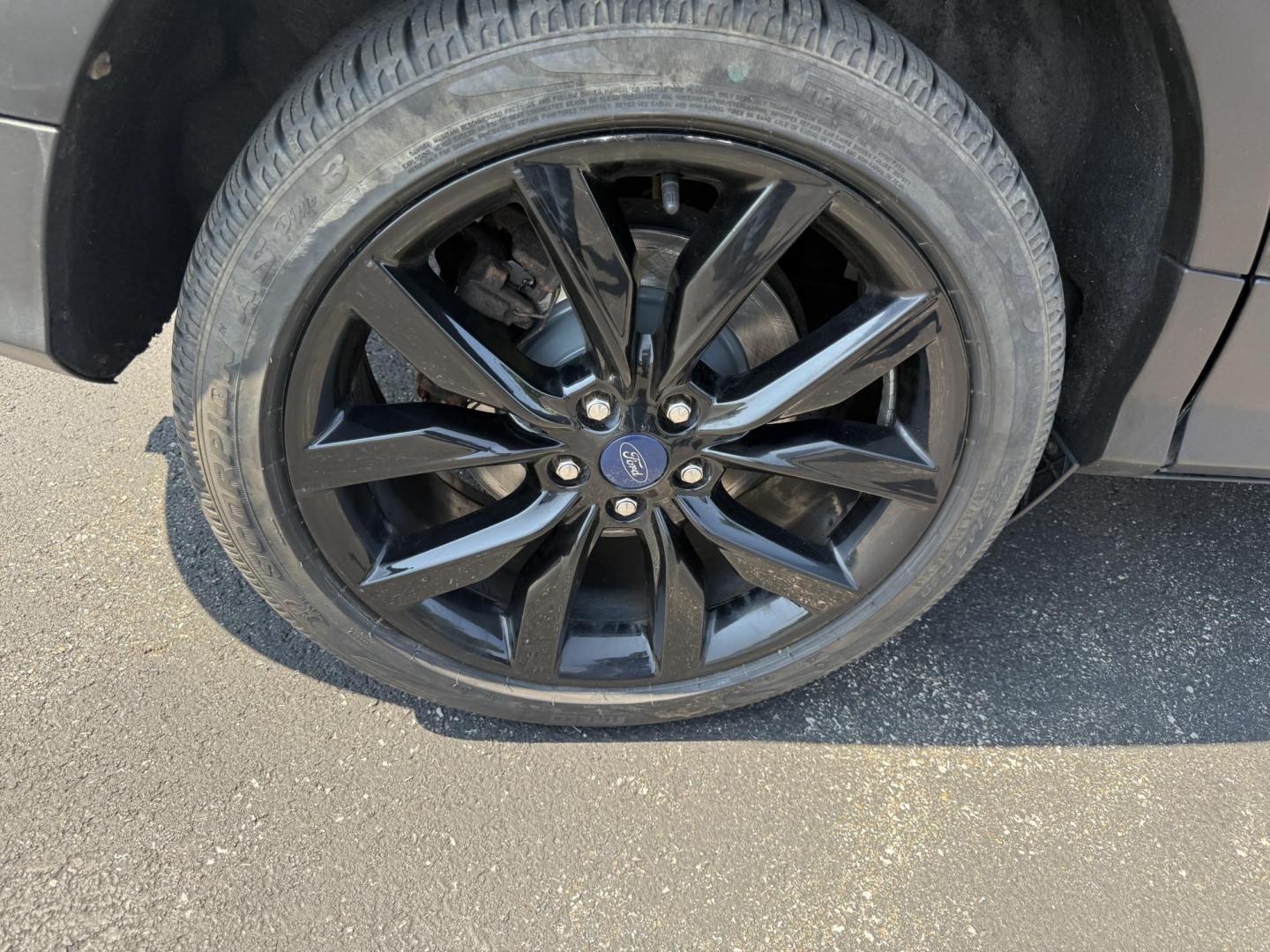 2018 Black /Black Ford Escape SE 4WD (1FMCU9GD6JU) with an 1.5L I4 DOHC 16V Turbo engine, 6A transmission, located at 547 E. Main St., Orwell, OH, 44076, (440) 437-5893, 41.535435, -80.847855 - This 2018 Ford Escape SE 4WD features a 1.5L turbocharged EcoBoost I4 engine paired with a 6-speed automatic transmission, delivering a good balance of power and efficiency (up to 28 MPG highway). It offers comfort and convenience with a power driver’s seat, heated front seats, dual-zone automatic - Photo#6