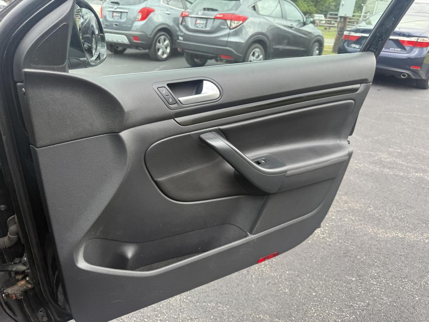 2014 Black /Black Volkswagen Jetta SportWagen 2.0L TDI (3VWPL7AJ9EM) with an 2.0L I4 SOHC 16V TURBO DIESEL engine, 6 Speed Auto transmission, located at 11115 Chardon Rd. , Chardon, OH, 44024, (440) 214-9705, 41.580246, -81.241943 - This 2014 Volkswagen Jetta SportWagen TDI is a versatile diesel-powered wagon featuring a 2.0L turbocharged I4 engine and 6-speed automatic transmission, delivering strong torque and impressive fuel economy at up to 37 MPG highway. Well-equipped for comfort and convenience, it includes leather inte - Photo#40