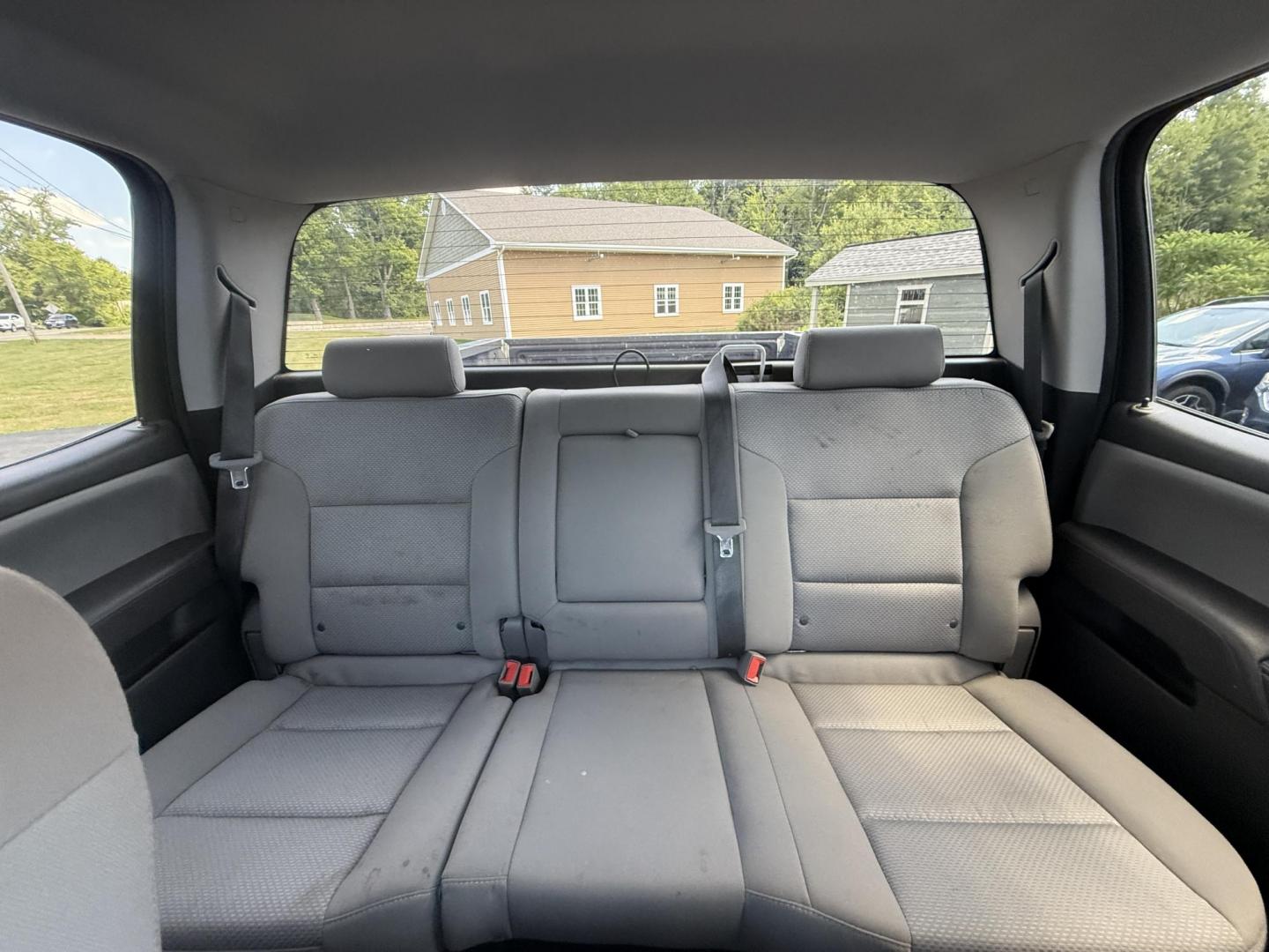 2018 White /Gray Chevrolet Silverado 1500 Custom Crew Cab 4WD (3GCUKPEC7JG) with an 5.3L V8 OHV 16V engine, 6A transmission, located at 11115 Chardon Rd. , Chardon, OH, 44024, (440) 214-9705, 41.580246, -81.241943 - This One Owner 2018 Chevrolet Silverado 1500 Custom Crew Cab with the 5.3L EcoTec3 V8 engine and 6-speed automatic transmission offers solid performance, featuring 3.42 rear axle gearing and the G80 automatic locking rear differential for enhanced traction. With a towing capacity of 9,100 pounds, it - Photo#29