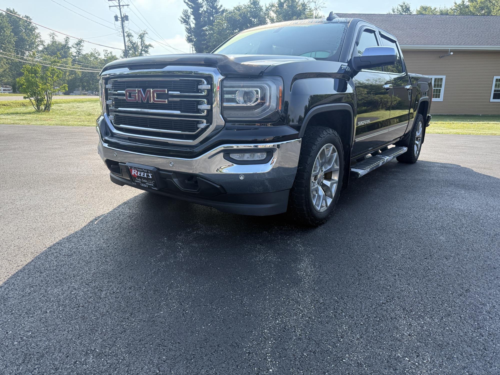 photo of 2016 GMC Sierra 1500 SLT Crew Cab Short Box 4WD
