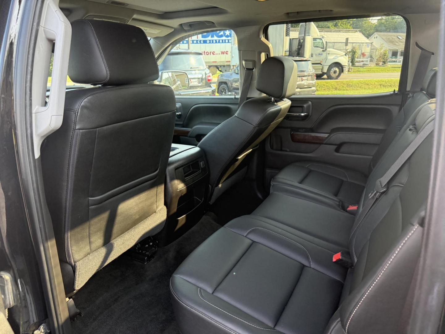 2016 Black /Black GMC Sierra 1500 SLT Crew Cab Long Box 4WD (3GTU2NEC2GG) with an 5.3L V8 OHV 16V engine, 6A transmission, located at 11115 Chardon Rd. , Chardon, OH, 44024, (440) 214-9705, 41.580246, -81.241943 - This One Owner 2016 GMC Sierra 1500 SLT Crew Cab 4WD is equipped with a 5.3L EcoTec3 V8 engine and a 6-speed automatic transmission, delivering a strong 9,100-pound towing capacity thanks to its 3.42 gearing. This model features a refined leather interior with heated front seats, an 8.0" touchscreen - Photo#36
