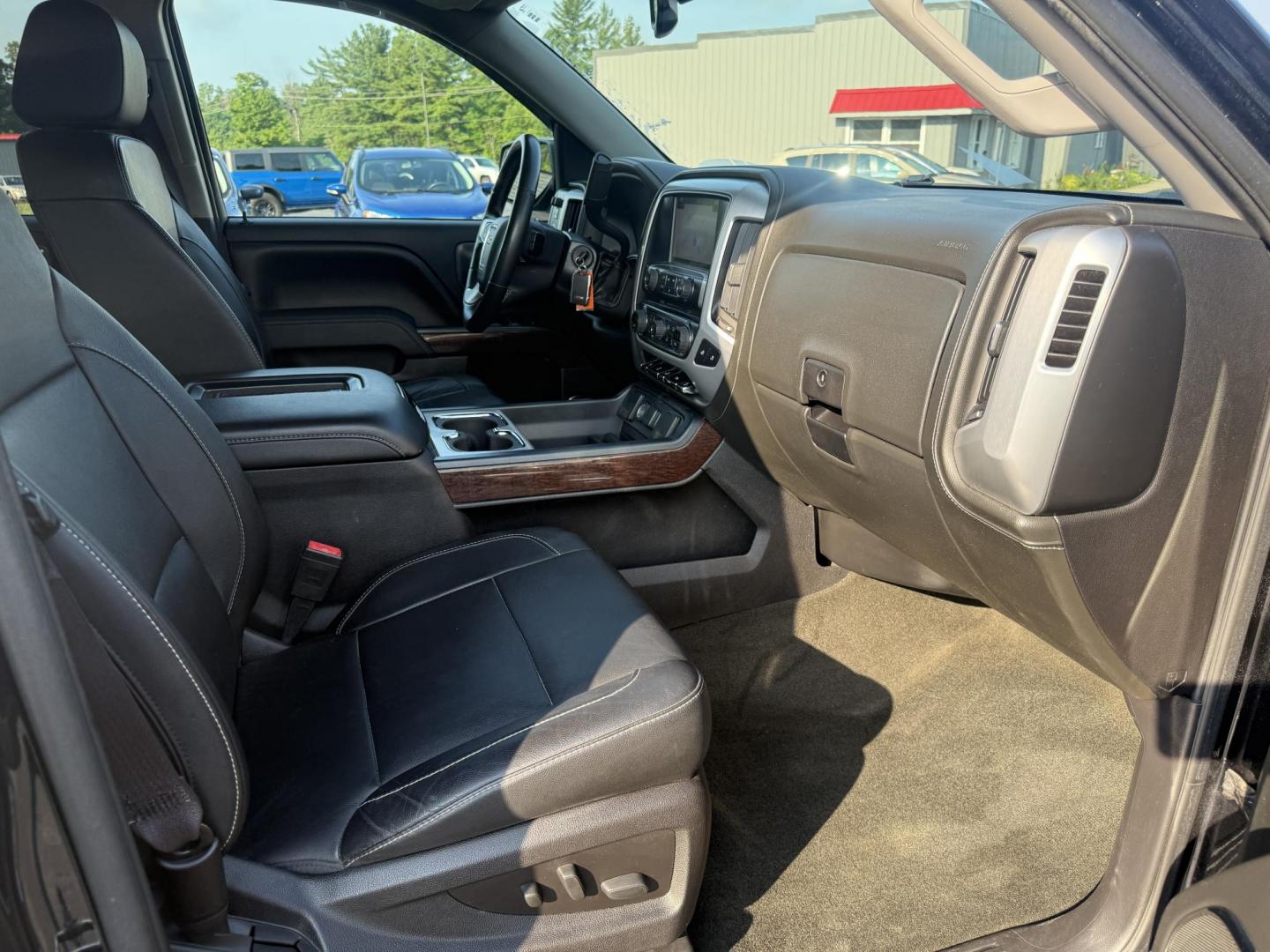 2016 Black /Black GMC Sierra 1500 SLT Crew Cab Long Box 4WD (3GTU2NEC2GG) with an 5.3L V8 OHV 16V engine, 6A transmission, located at 11115 Chardon Rd. , Chardon, OH, 44024, (440) 214-9705, 41.580246, -81.241943 - This One Owner 2016 GMC Sierra 1500 SLT Crew Cab 4WD is equipped with a 5.3L EcoTec3 V8 engine and a 6-speed automatic transmission, delivering a strong 9,100-pound towing capacity thanks to its 3.42 gearing. This model features a refined leather interior with heated front seats, an 8.0" touchscreen - Photo#40