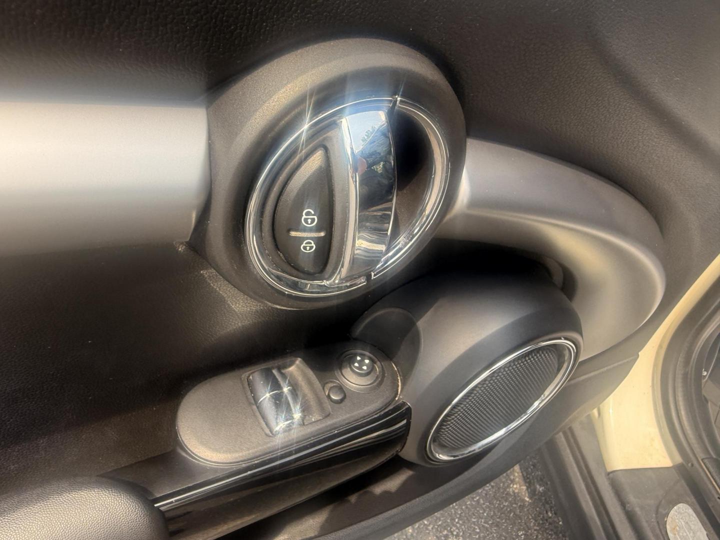 2015 White /Black Mini Cooper S (WMWXP7C56FT) with an 2.0L I4 DOHC 16V TURBO engine, 6 Speed Auto transmission, located at 547 E. Main St., Orwell, OH, 44076, (440) 437-5893, 41.535435, -80.847855 - This 2015 Mini Cooper S is a well-equipped, sporty hatchback featuring a 2.0L turbocharged inline-4 engine paired with a 6-speed automatic transmission. It boasts a premium leather interior, an 8.0" touchscreen with navigation, backup camera and sensors, a heads-up display, and heated front seats. A - Photo#16