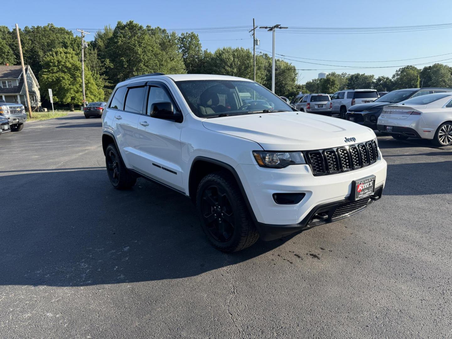 2019 White /Black Jeep Grand Cherokee Upland 4WD (1C4RJFAG7KC) with an 3.6L V6 DOHC 24V engine, 8A transmission, located at 547 E. Main St., Orwell, OH, 44076, (440) 437-5893, 41.535435, -80.847855 - This One Owner 2019 Jeep Grand Cherokee Upland 4WD features a 3.6L Pentastar V6 engine paired with an 8-speed automatic transmission, offering a blend of power and efficiency. It comes equipped with convenience and comfort features such as a power driver's seat, heated front seats, remote start, and - Photo#2