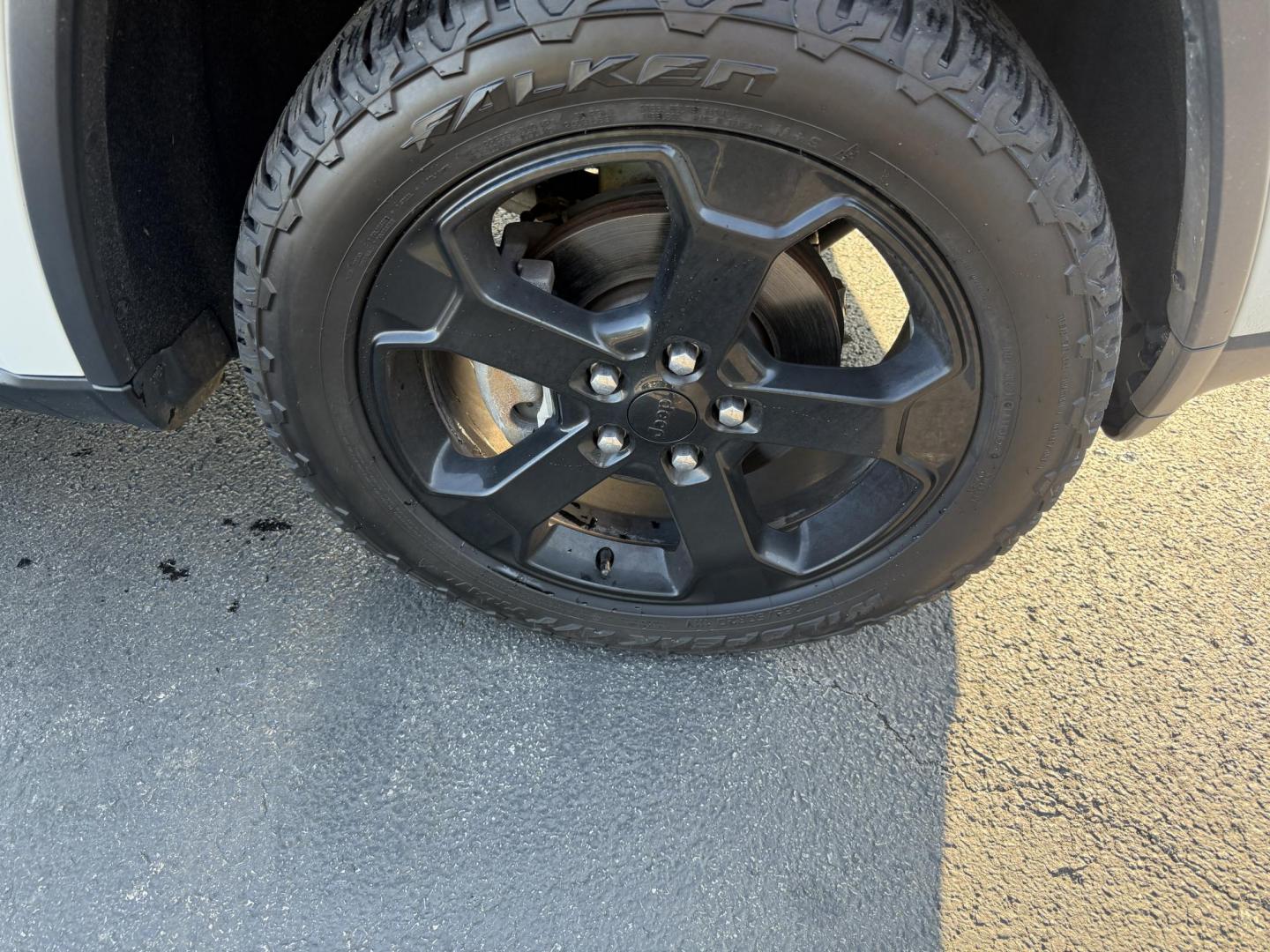 2019 White /Black Jeep Grand Cherokee Upland 4WD (1C4RJFAG7KC) with an 3.6L V6 DOHC 24V engine, 8A transmission, located at 547 E. Main St., Orwell, OH, 44076, (440) 437-5893, 41.535435, -80.847855 - This One Owner 2019 Jeep Grand Cherokee Upland 4WD features a 3.6L Pentastar V6 engine paired with an 8-speed automatic transmission, offering a blend of power and efficiency. It comes equipped with convenience and comfort features such as a power driver's seat, heated front seats, remote start, and - Photo#4