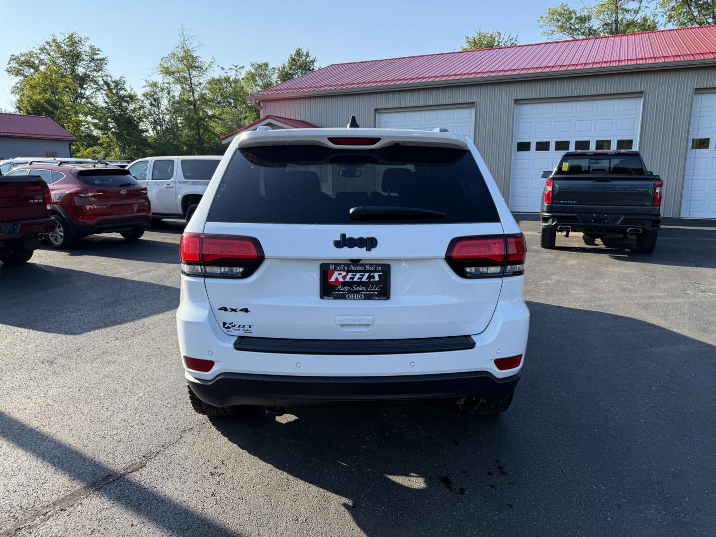 2019 White /Black Jeep Grand Cherokee Upland 4WD (1C4RJFAG7KC) with an 3.6L V6 DOHC 24V engine, 8A transmission, located at 547 E. Main St., Orwell, OH, 44076, (440) 437-5893, 41.535435, -80.847855 - This One Owner 2019 Jeep Grand Cherokee Upland 4WD features a 3.6L Pentastar V6 engine paired with an 8-speed automatic transmission, offering a blend of power and efficiency. It comes equipped with convenience and comfort features such as a power driver's seat, heated front seats, remote start, and - Photo#8