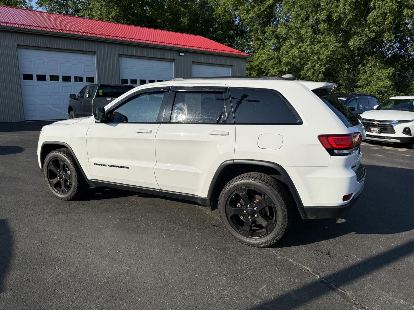 2019 White /Black Jeep Grand Cherokee Upland 4WD (1C4RJFAG7KC) with an 3.6L V6 DOHC 24V engine, 8A transmission, located at 547 E. Main St., Orwell, OH, 44076, (440) 437-5893, 41.535435, -80.847855 - This One Owner 2019 Jeep Grand Cherokee Upland 4WD features a 3.6L Pentastar V6 engine paired with an 8-speed automatic transmission, offering a blend of power and efficiency. It comes equipped with convenience and comfort features such as a power driver's seat, heated front seats, remote start, and - Photo#10