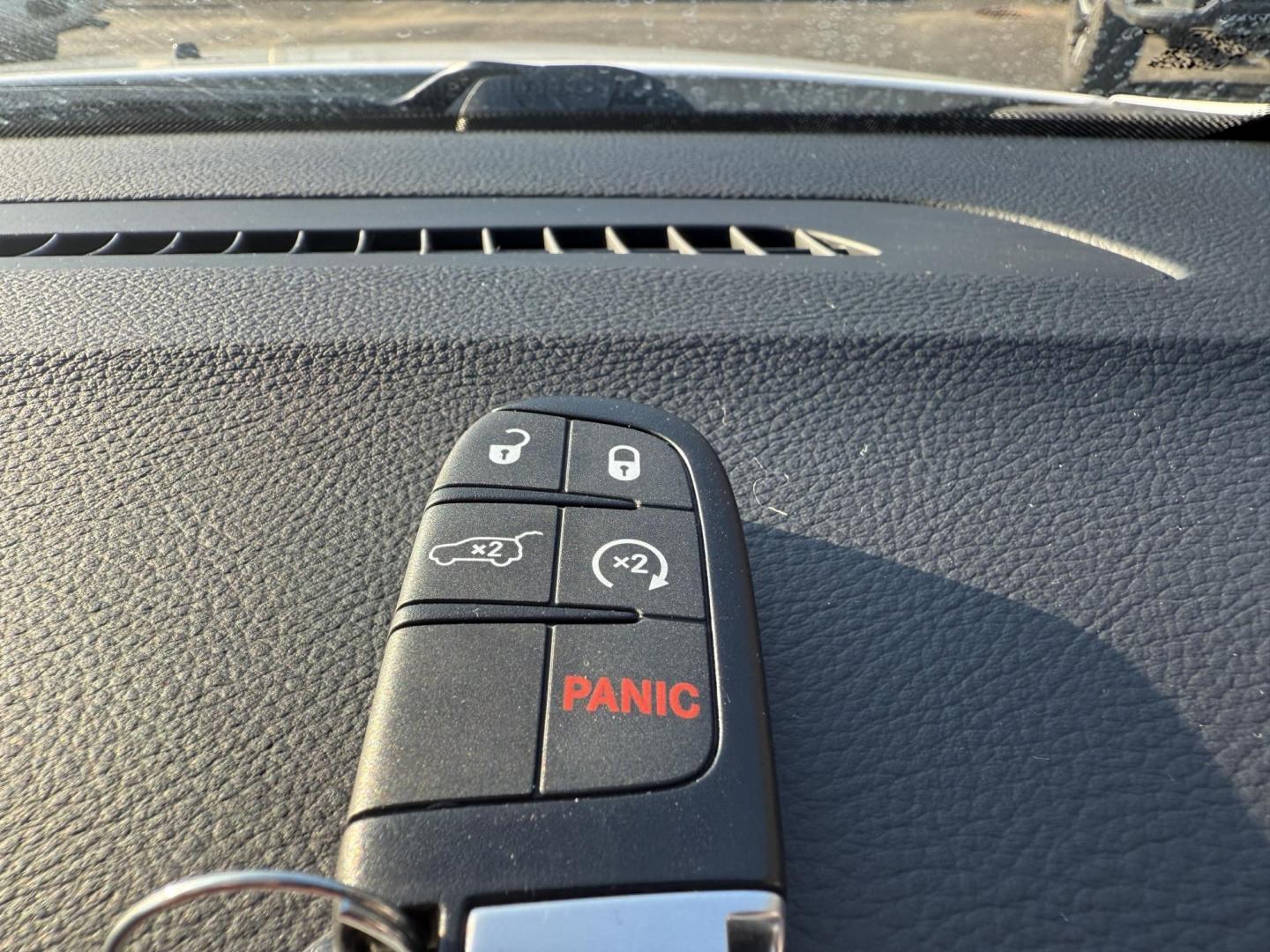 2019 White /Black Jeep Grand Cherokee Upland 4WD (1C4RJFAG7KC) with an 3.6L V6 DOHC 24V engine, 8A transmission, located at 547 E. Main St., Orwell, OH, 44076, (440) 437-5893, 41.535435, -80.847855 - This One Owner 2019 Jeep Grand Cherokee Upland 4WD features a 3.6L Pentastar V6 engine paired with an 8-speed automatic transmission, offering a blend of power and efficiency. It comes equipped with convenience and comfort features such as a power driver's seat, heated front seats, remote start, and - Photo#44