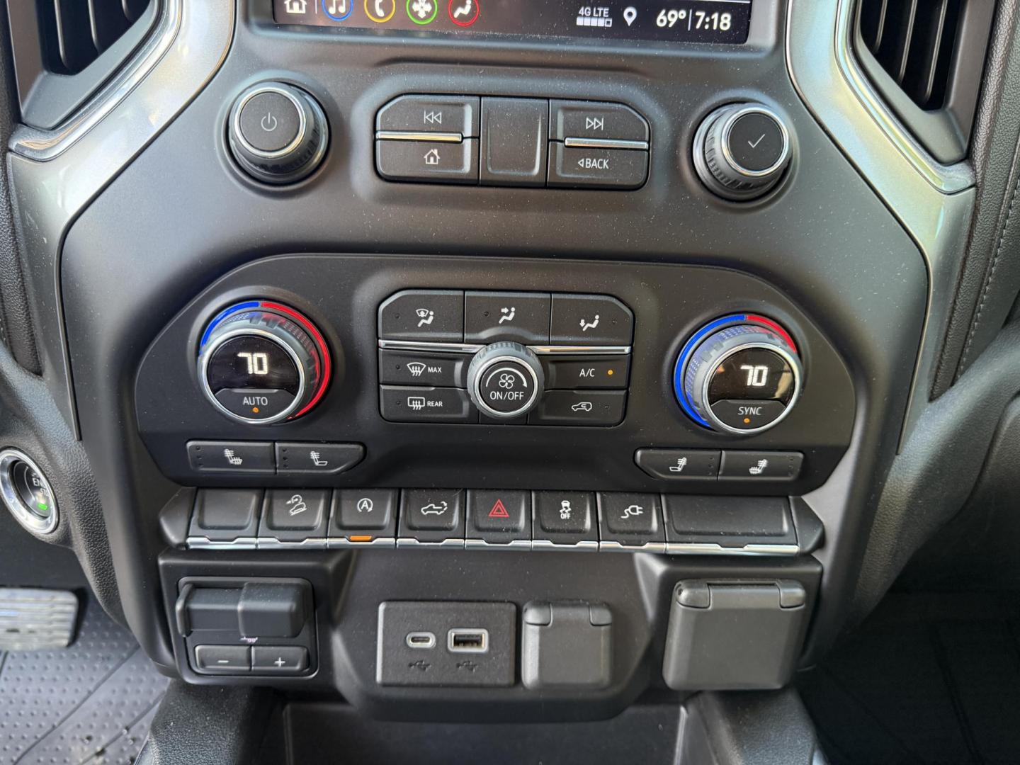 2019 Gray /Black Chevrolet Silverado 1500 LT Trail Boss Crew Cab Short Box 4WD (1GCPYFED6KZ) with an 5.3L V8 OHV 16V engine, 8-Speed Automatic transmission, located at 547 E. Main St., Orwell, OH, 44076, (440) 437-5893, 41.535435, -80.847855 - Photo#31