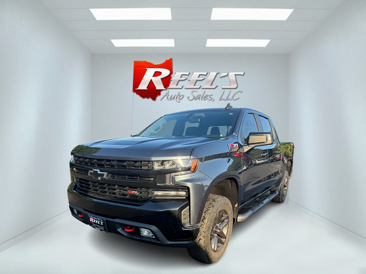 photo of 2019 Chevrolet Silverado 1500 LT Trail Boss Crew Cab Short Box 4WD