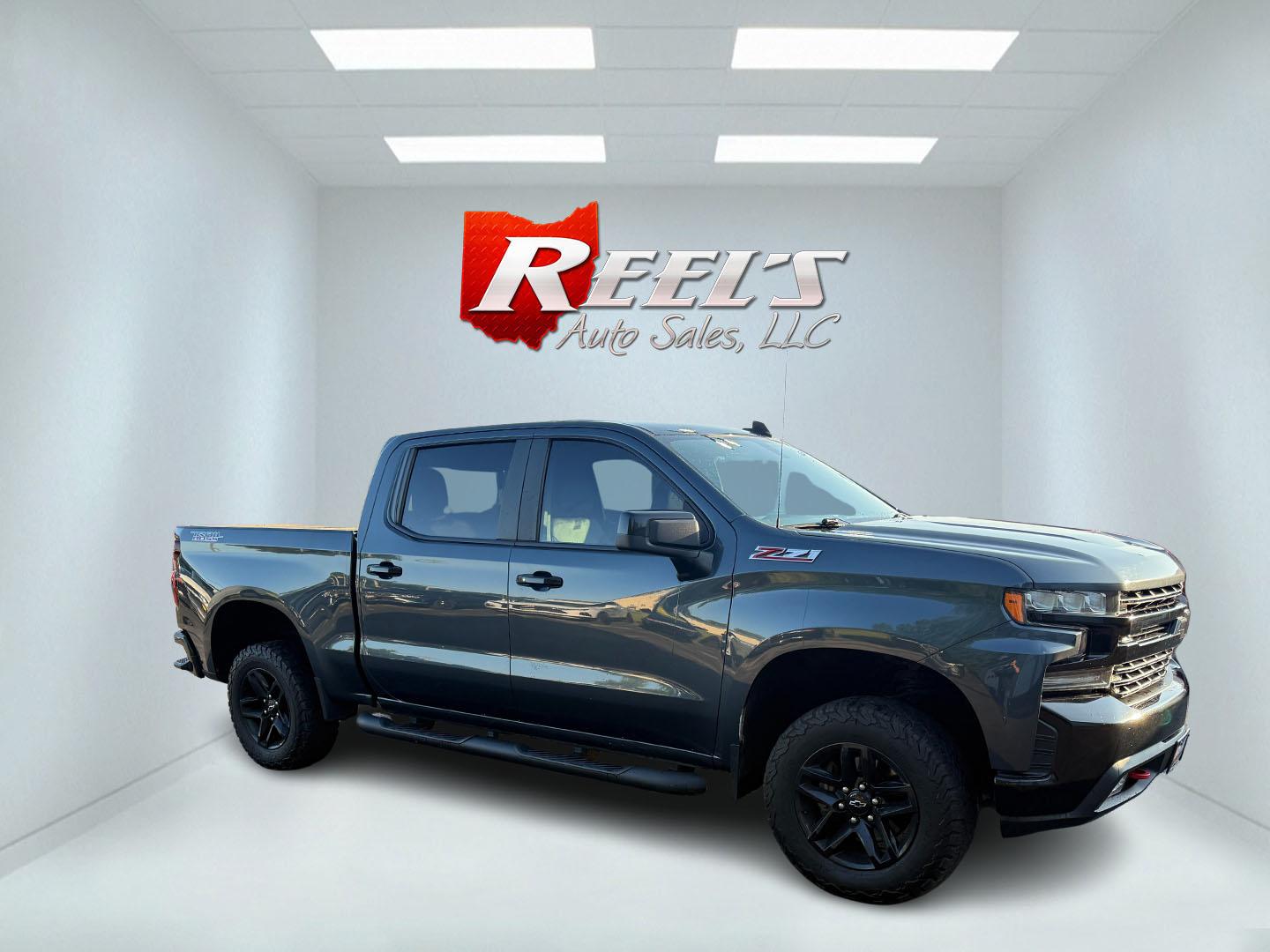 2019 Gray /Black Chevrolet Silverado 1500 LT Trail Boss Crew Cab Short Box 4WD (1GCPYFED6KZ) with an 5.3L V8 OHV 16V engine, 8-Speed Automatic transmission, located at 547 E. Main St., Orwell, OH, 44076, (440) 437-5893, 41.535435, -80.847855 - 2019 Chevrolet Silverado 1500 Trail Boss Crew Cab 4WD – Rugged Authority, Premium Comfort, Legendary Capability Tackle every trail and job with confidence in this 2019 Chevrolet Silverado 1500 Trail Boss Crew Cab 4WD—a truck engineered for those who demand uncompromising power, style, and tec - Photo#2