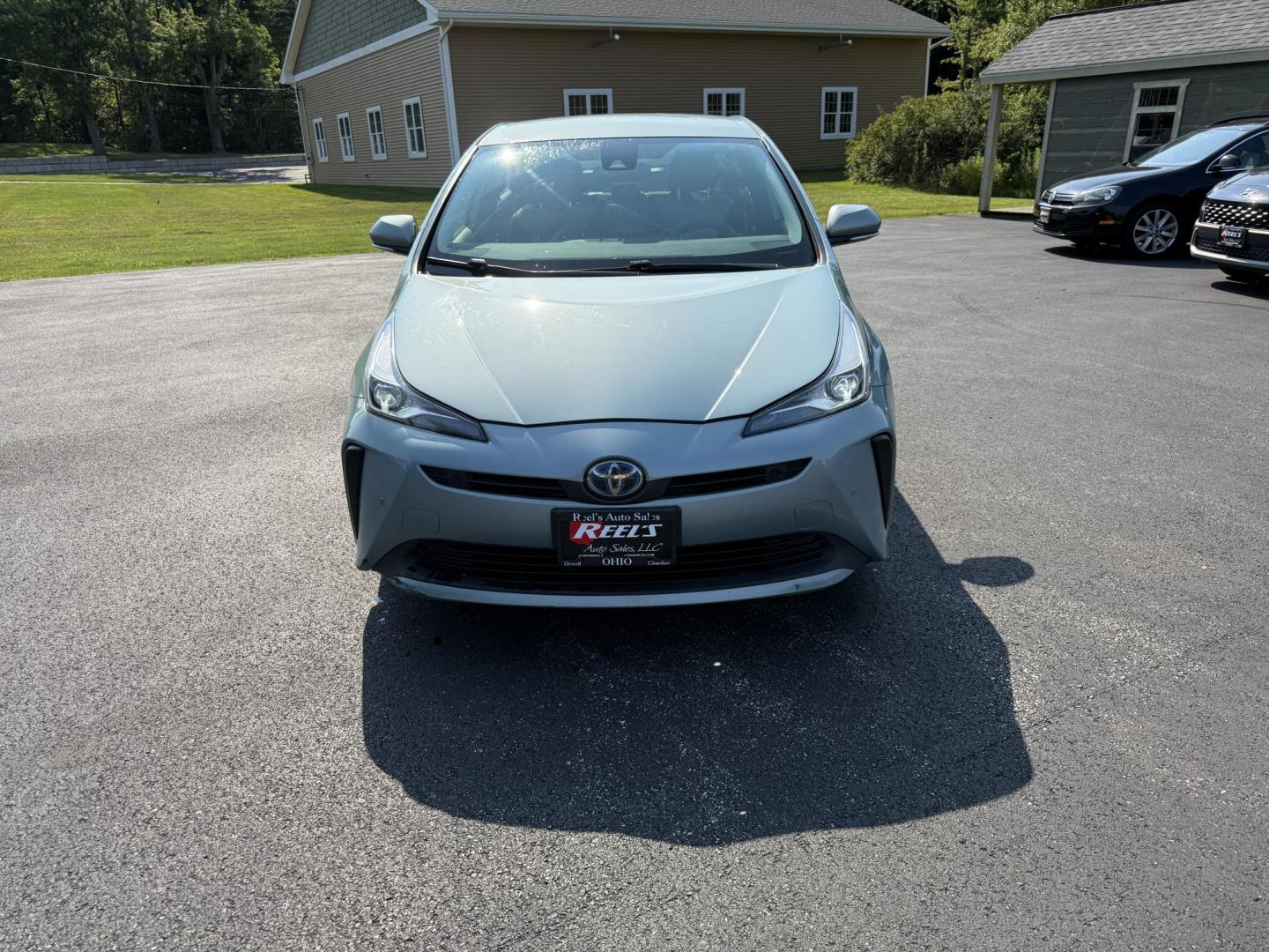 2019 Green /White Toyota Prius LE (JTDKARFU6K3) with an 1.8L I4 DOHC 16V HYBRID engine, Automatic transmission, located at 11115 Chardon Rd. , Chardon, OH, 44024, (440) 214-9705, 41.580246, -81.241943 - This One Owner 2019 Toyota Prius LE offers an impressive 50 MPG combined fuel efficiency and comes well-equipped with features such as full exterior LED lighting, adaptive cruise control, lane keep assist, front and rear parking sensors, forward collision warning, and blind spot monitoring for enhan - Photo#1
