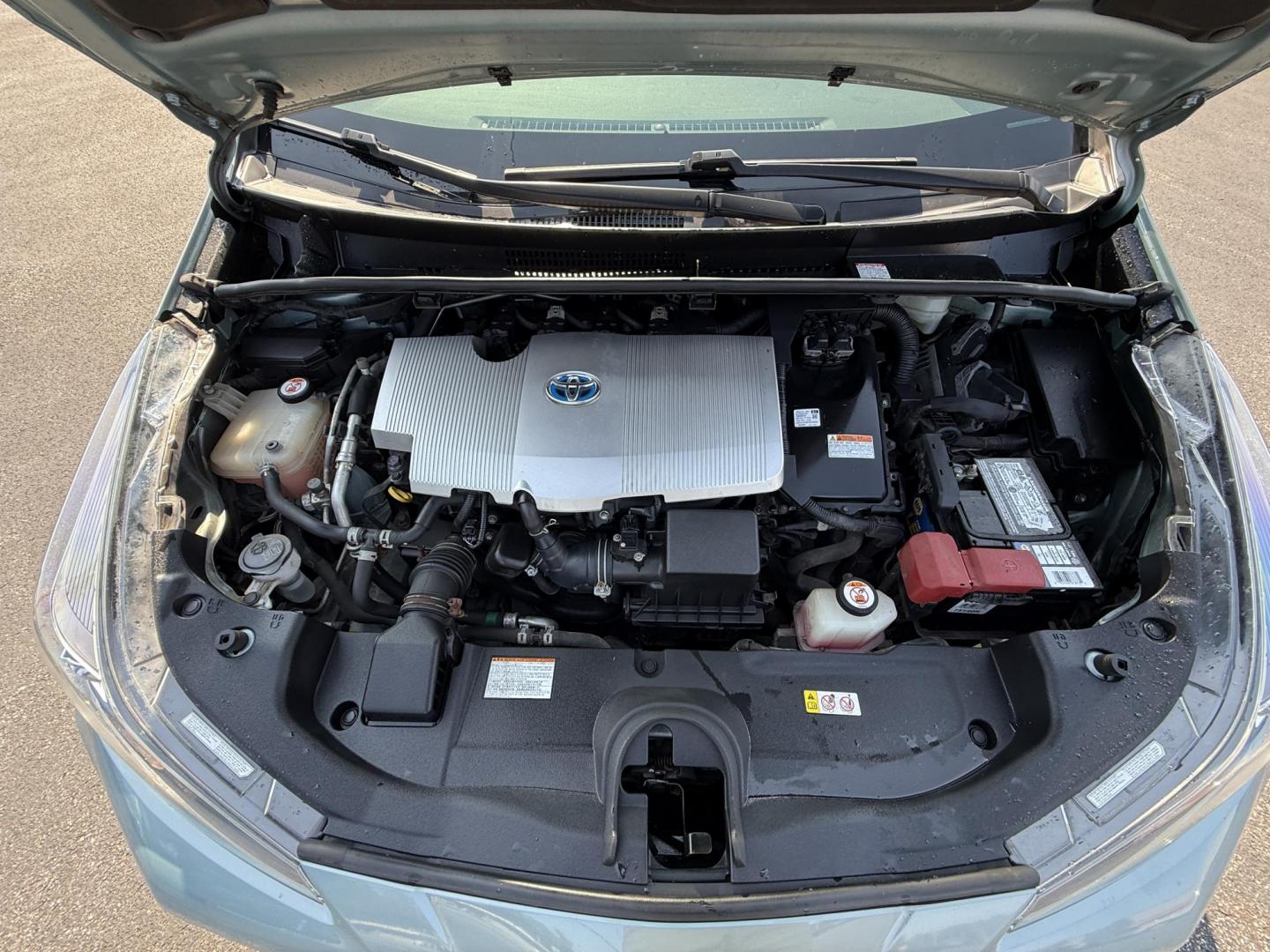 2019 Green /White Toyota Prius LE (JTDKARFU6K3) with an 1.8L I4 DOHC 16V HYBRID engine, Automatic transmission, located at 11115 Chardon Rd. , Chardon, OH, 44024, (440) 214-9705, 41.580246, -81.241943 - This One Owner 2019 Toyota Prius LE offers an impressive 50 MPG combined fuel efficiency and comes well-equipped with features such as full exterior LED lighting, adaptive cruise control, lane keep assist, front and rear parking sensors, forward collision warning, and blind spot monitoring for enhan - Photo#14